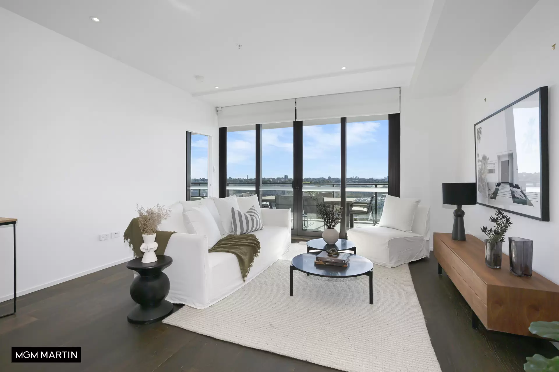 905/669 Gardeners Road, Mascot Sold by MGM Martin - image 1