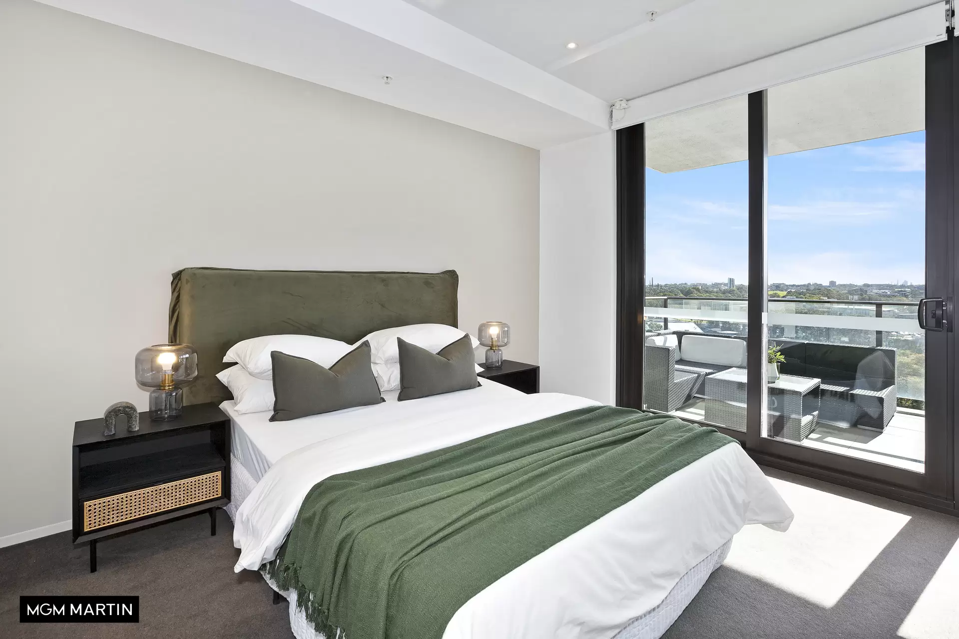 905/669 Gardeners Road, Mascot Sold by MGM Martin - image 1