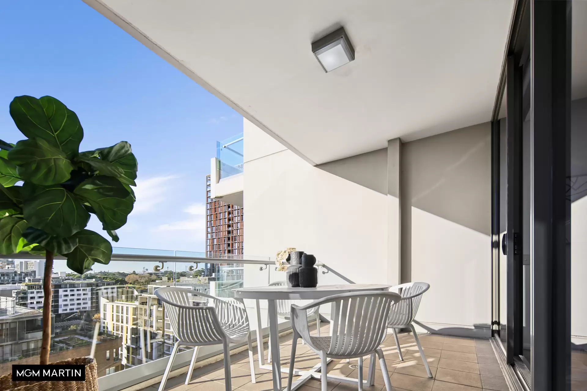 1128/20 Gadigal Avenue, Zetland Sold by MGM Martin - image 1