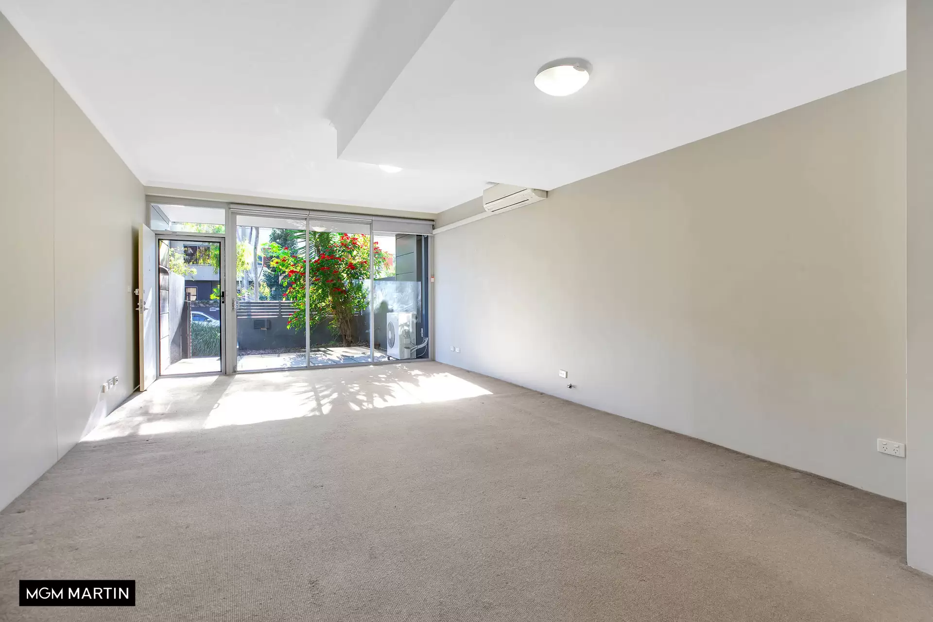 8/1 Leyland Grove, Zetland Leased by MGM Martin - image 1