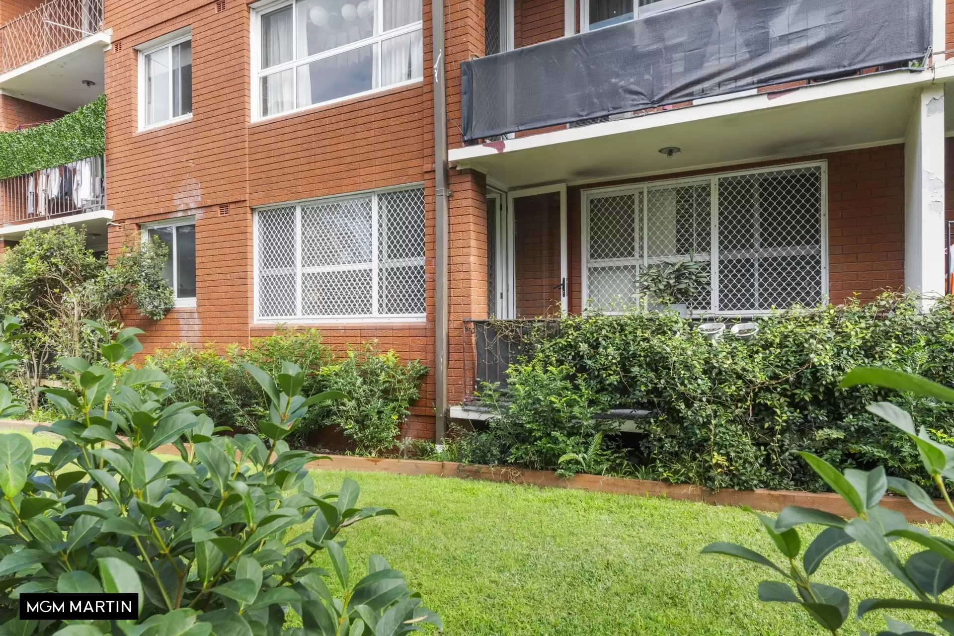 17/1 Gray Crescent, Eastlakes Sold by MGM Martin - image 1