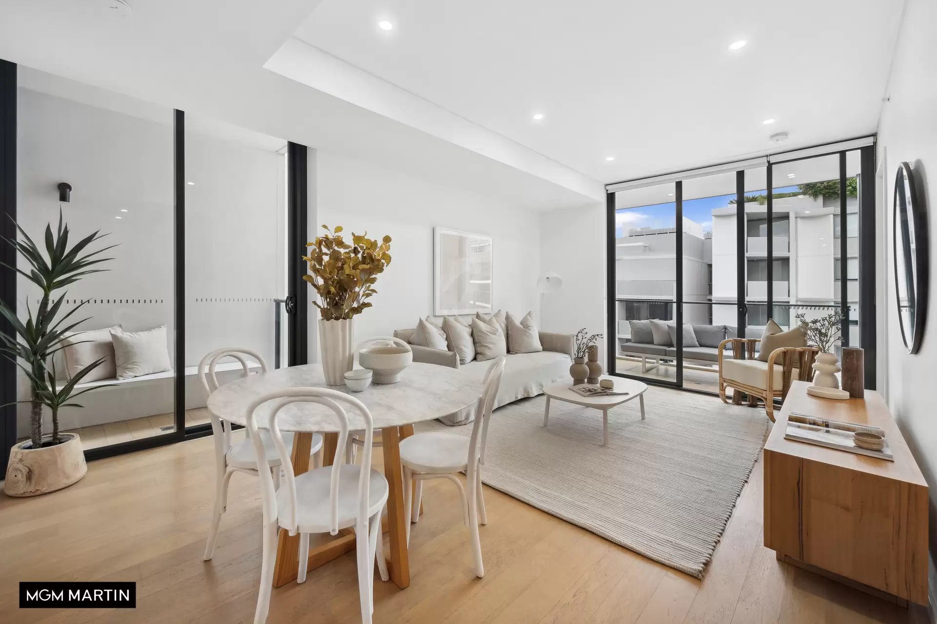 602/12 Paul Street, Zetland Sold by MGM Martin - image 1