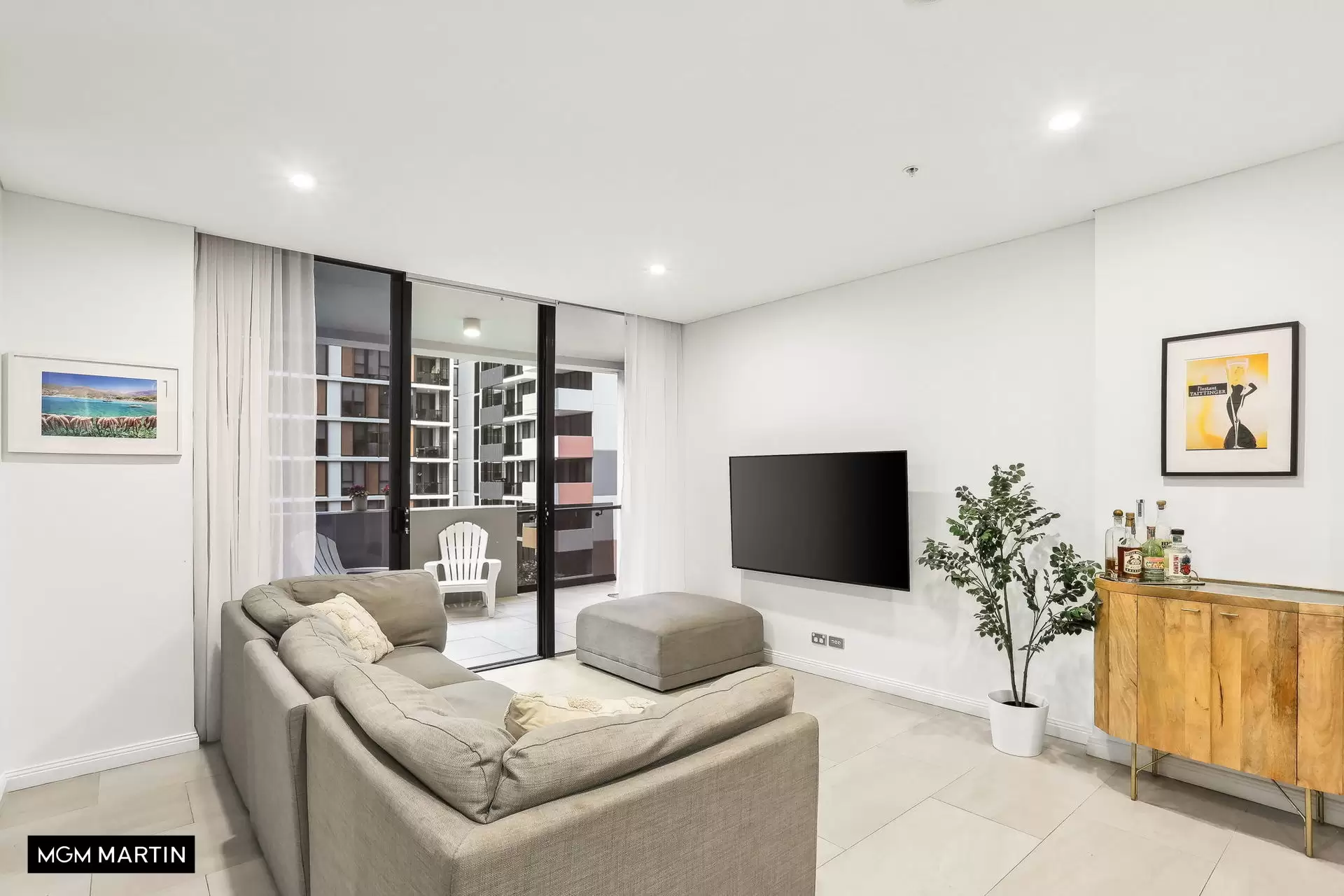328/126 Banks Avenue, Eastgardens Sold by MGM Martin - image 1