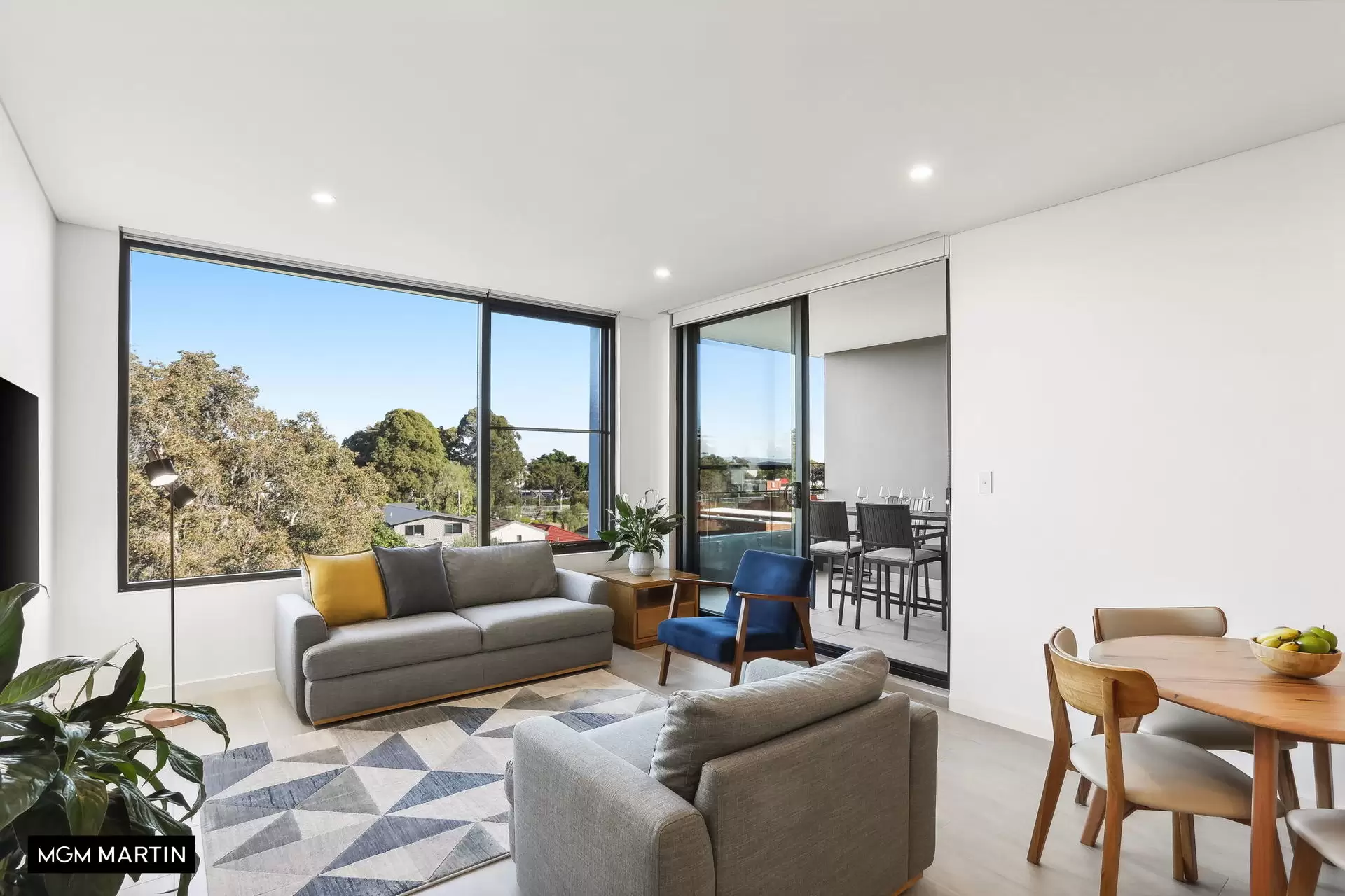305/19  Robey Street, Mascot Sold by MGM Martin - image 1