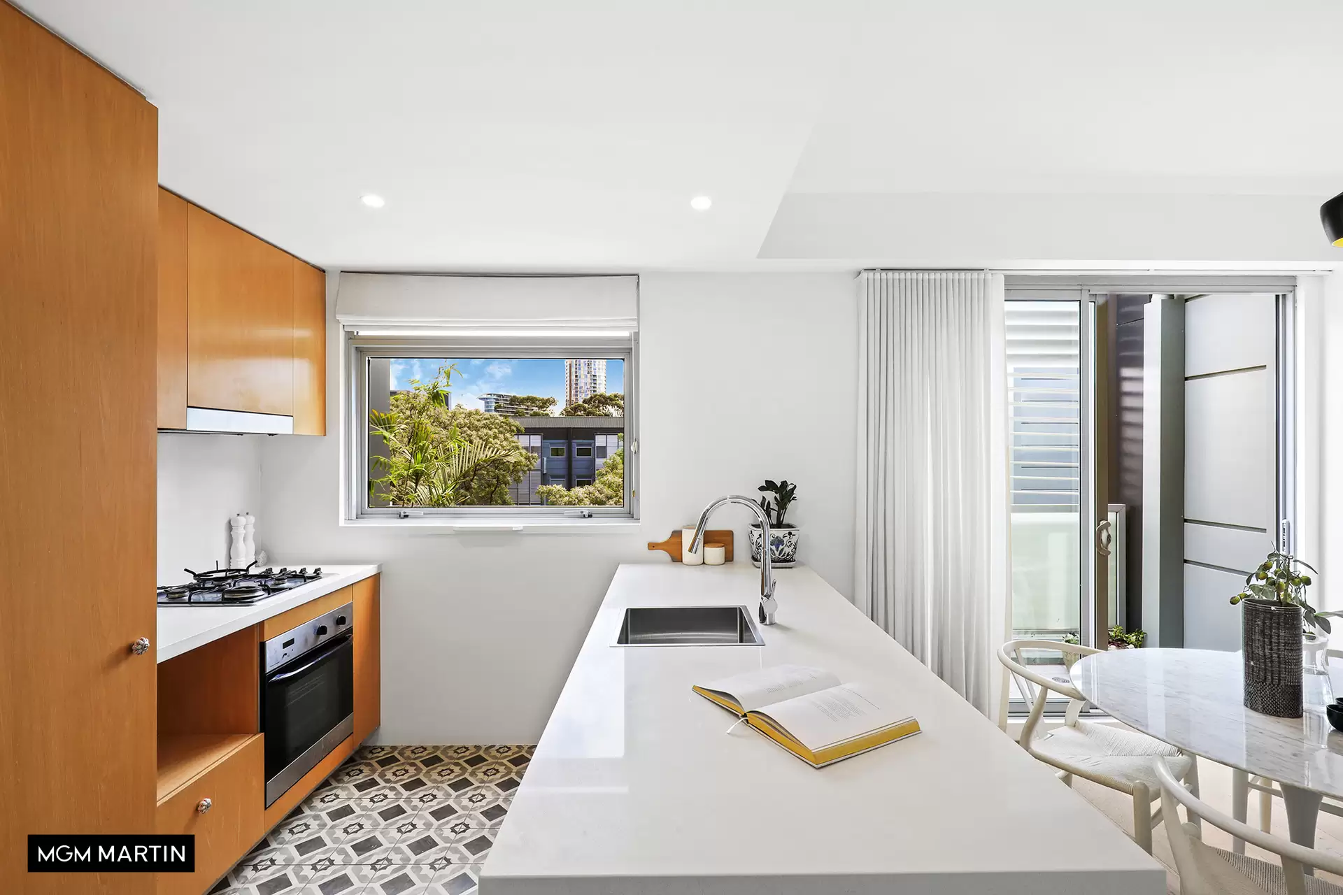 25/13 Grandstand Parade, Zetland Leased by MGM Martin - image 1