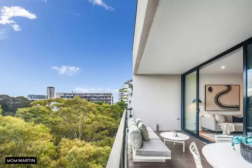 3702/2 Wolseley Grove, Zetland Sold by MGM Martin