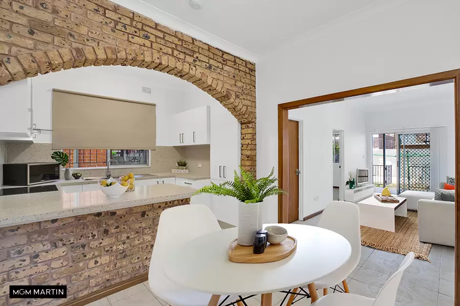 32 Duke Street, Kensington Leased by MGM Martin - image 1