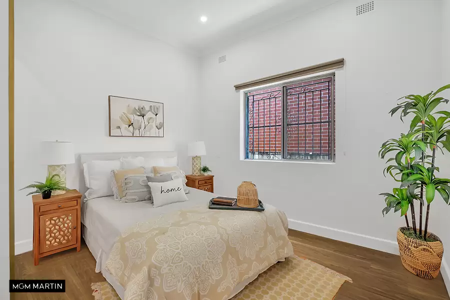 32 Duke Street, Kensington Leased by MGM Martin - image 1