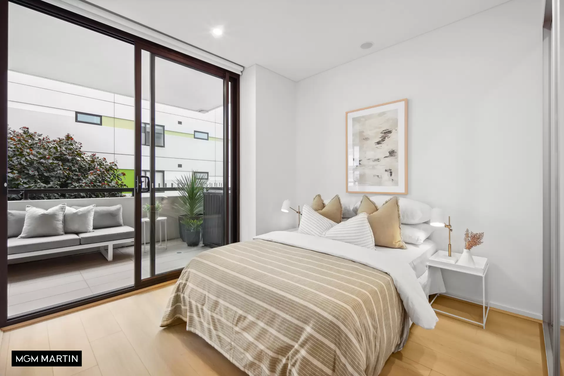 305/3 George Julius Avenue, Zetland Sold by MGM Martin - image 1