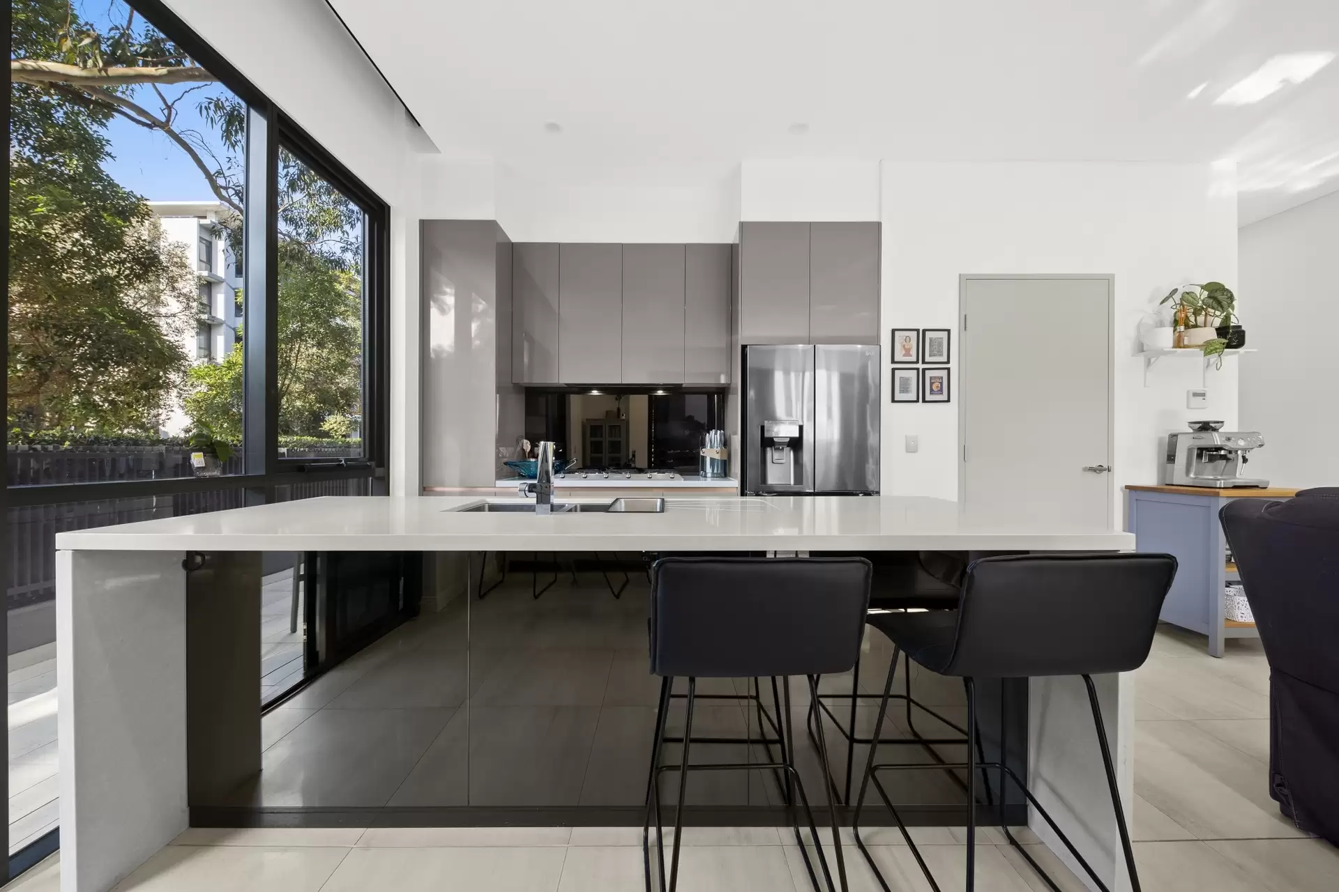 29/9 Rosebery Avenue, Rosebery Sold by MGM Martin - image 1