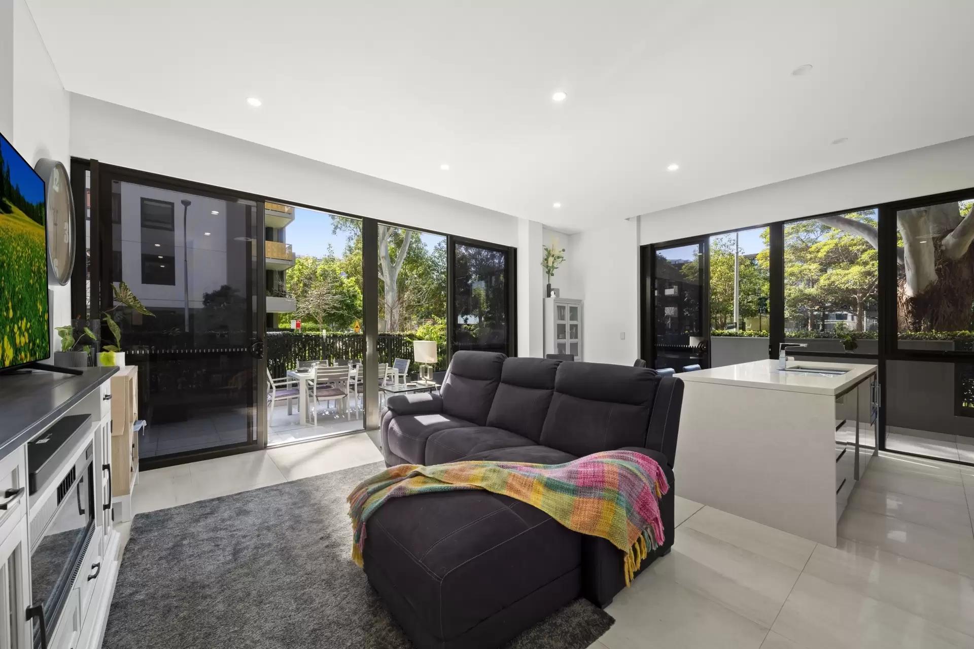 29/9 Rosebery Avenue, Rosebery Sold by MGM Martin - image 1