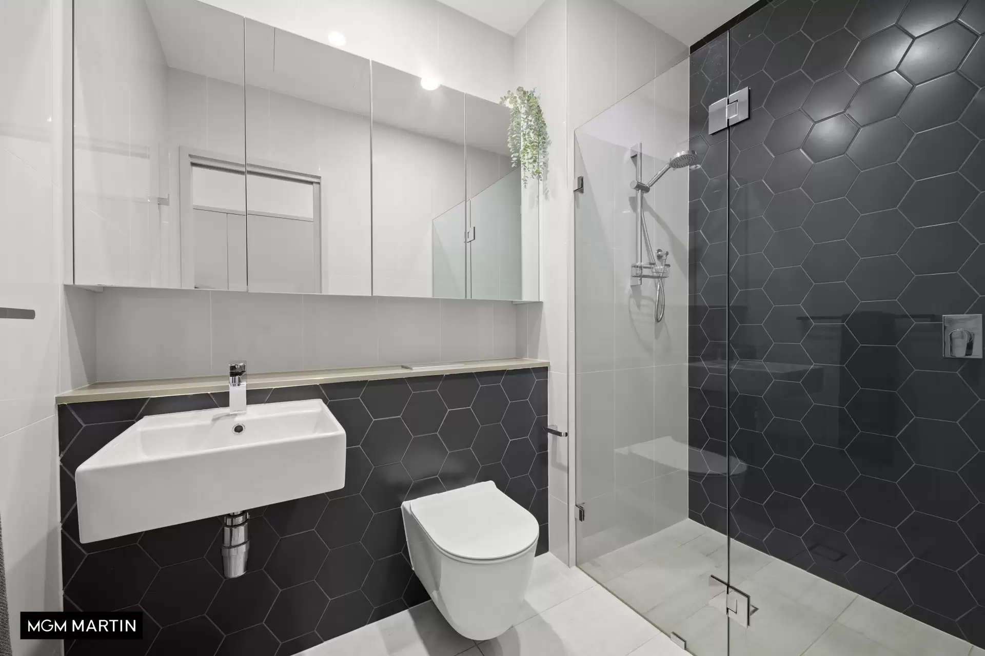 29/9 Rosebery Avenue, Rosebery Sold by MGM Martin - image 1