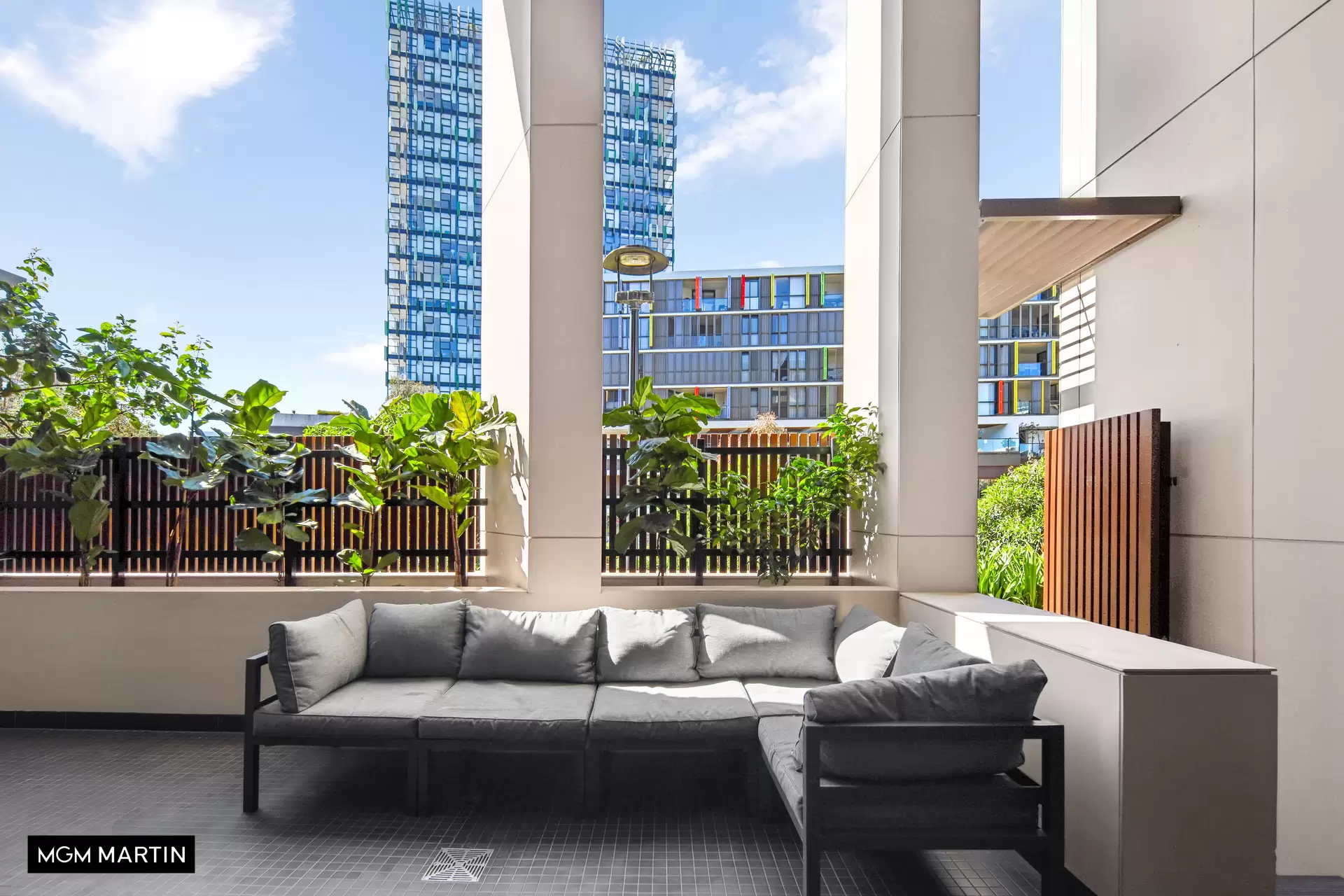4/25 Archibald Avenue, Waterloo Sold by MGM Martin - image 1