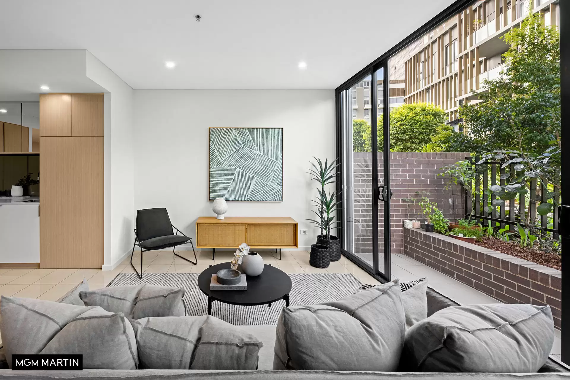 616/2B Defries Avenue, Zetland Leased by MGM Martin - image 1