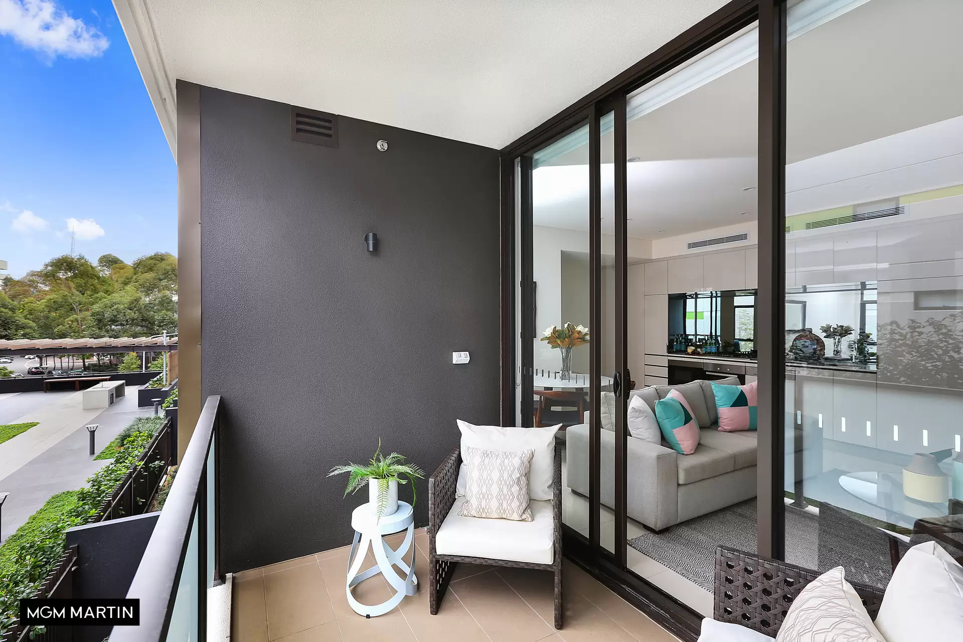 325/1 Hutchinson Walk, Zetland Leased by MGM Martin - image 1