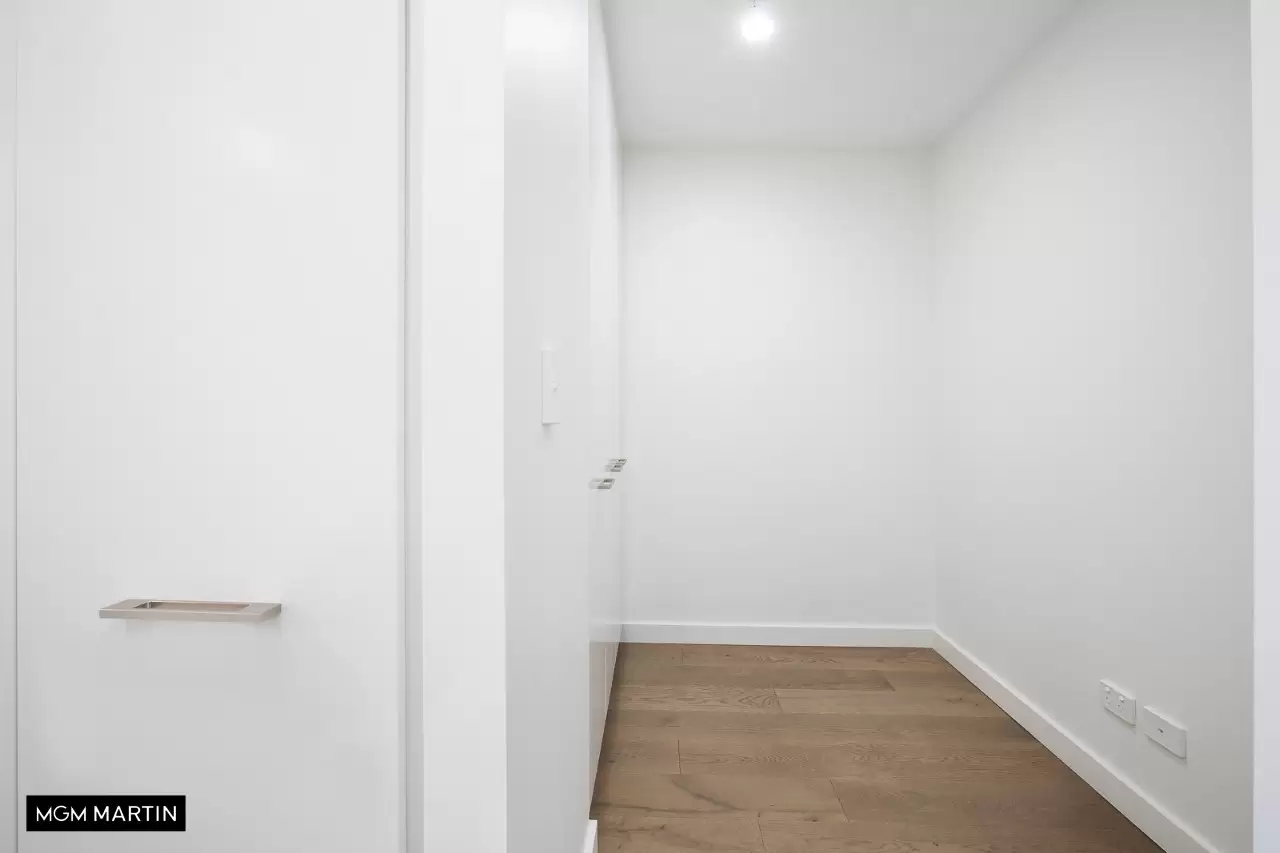 1005/8 Kingsborough Way, Zetland Leased by MGM Martin - image 1