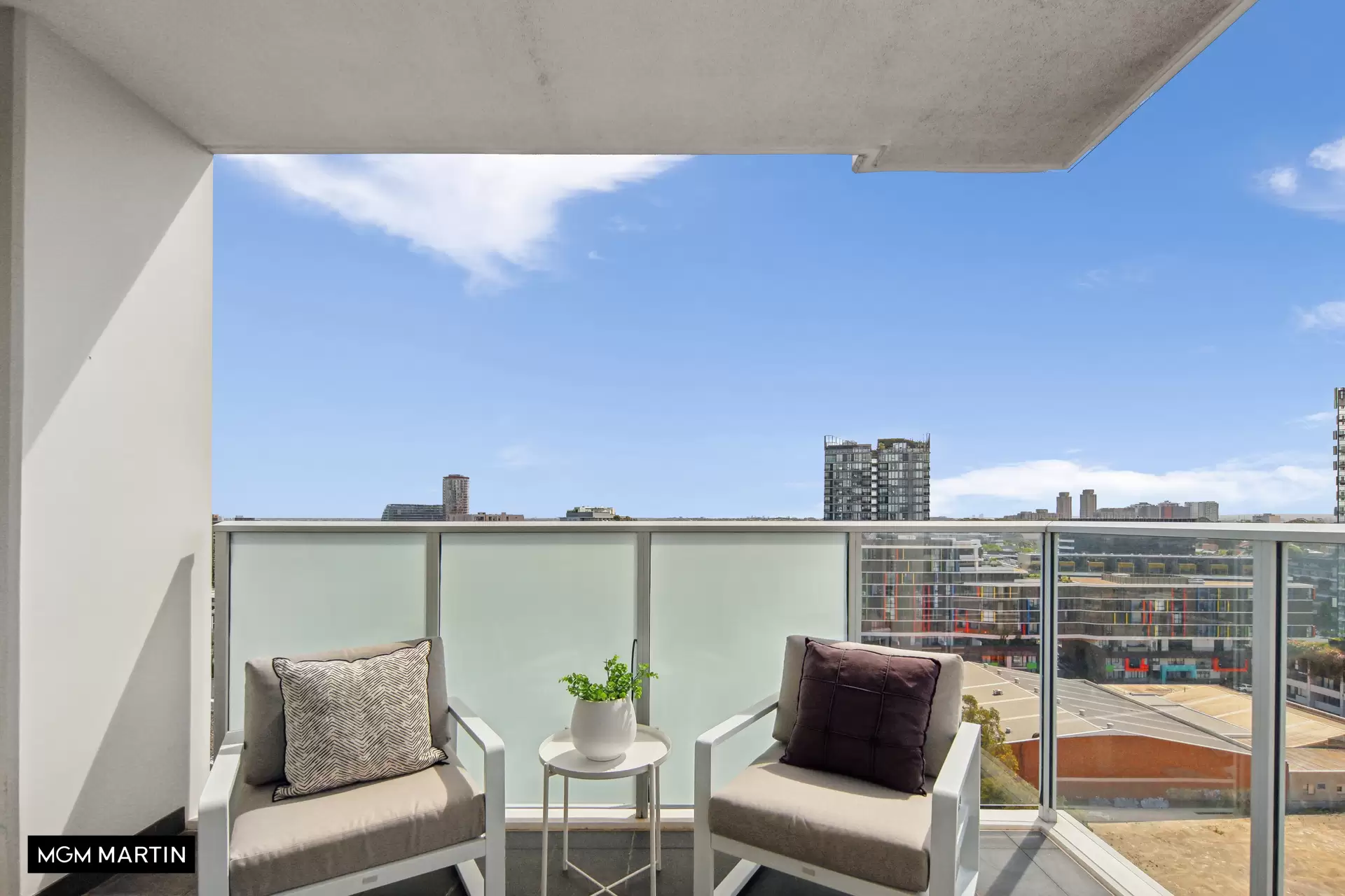 1301/15 Gadigal Avenue, Zetland Sold by MGM Martin - image 1