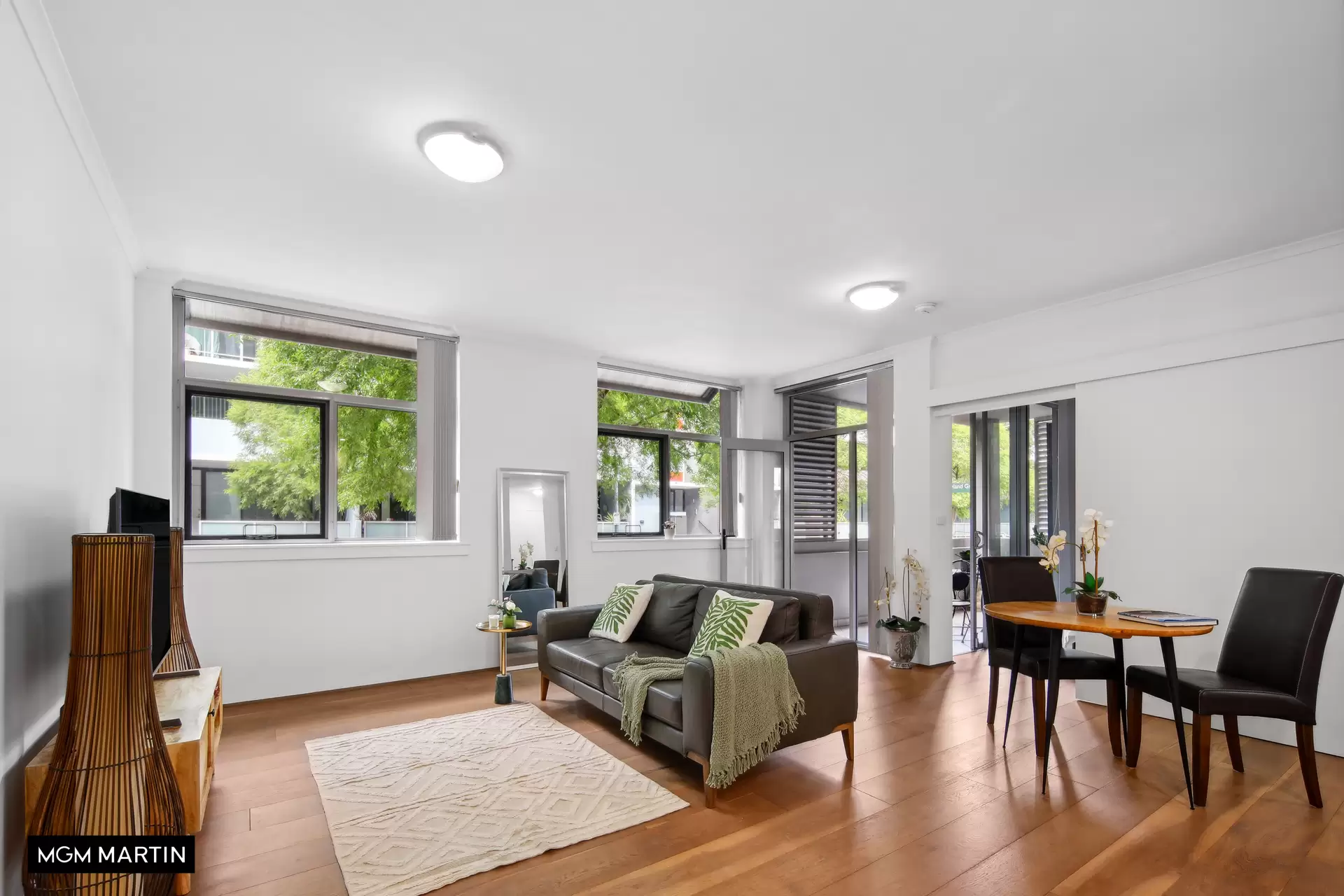 1/11 Grandstand Parade, Zetland Sold by MGM Martin - image 1