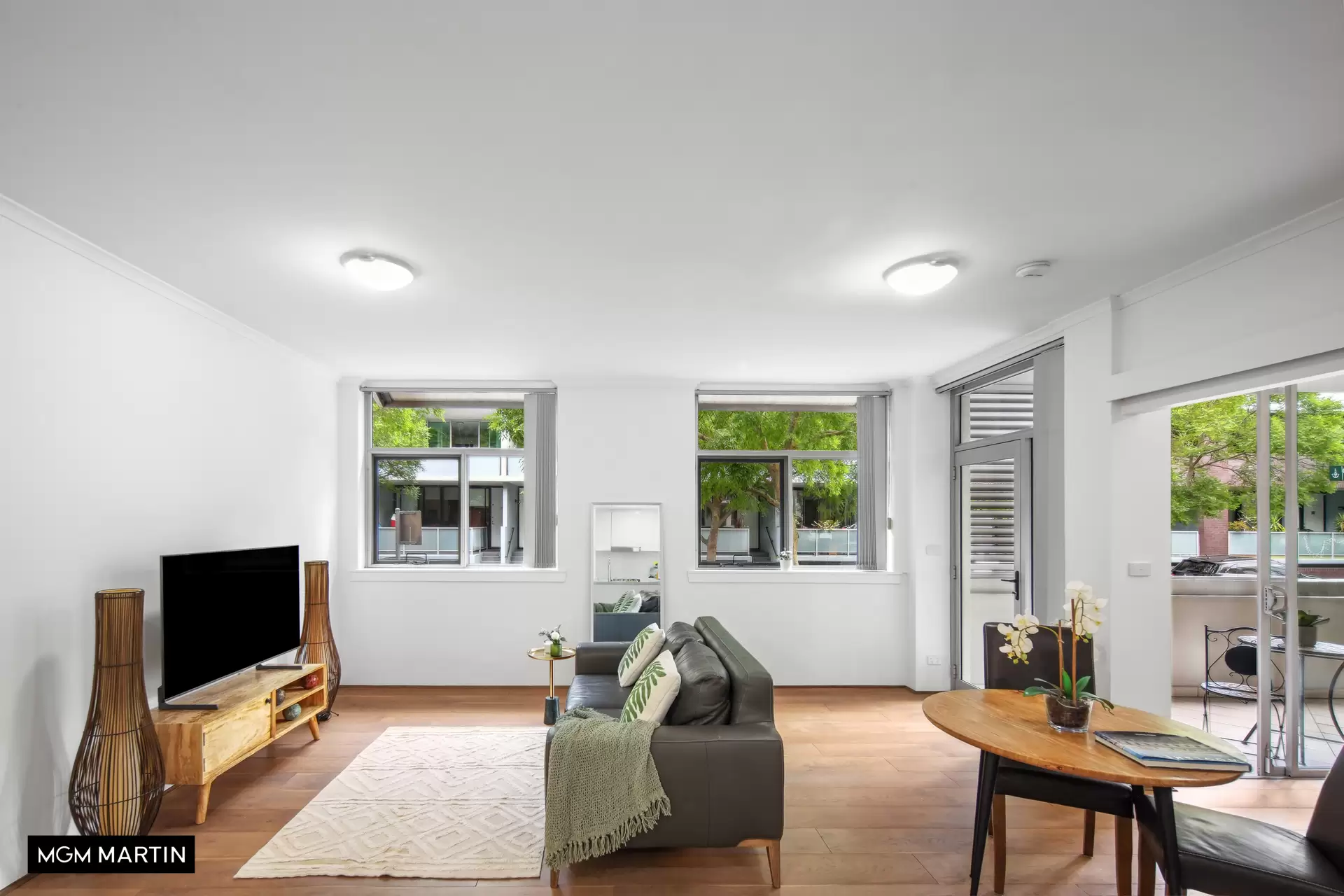 1/11 Grandstand Parade, Zetland Sold by MGM Martin - image 1
