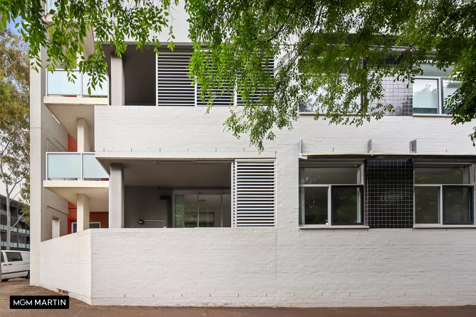 1/11 Grandstand Parade, Zetland Sold by MGM Martin - image 1