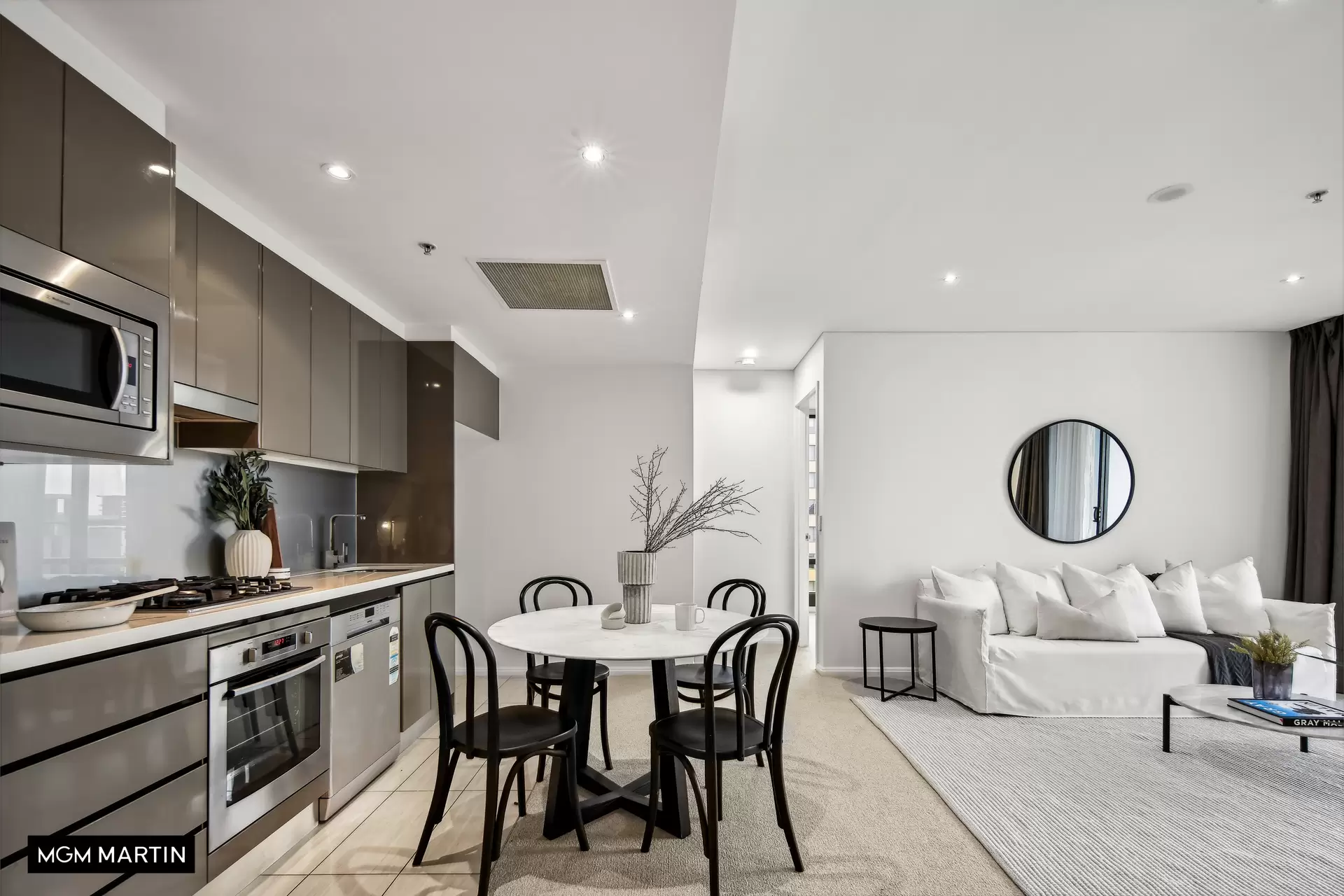 813/20 Gadigal Avenue, Zetland Sold by MGM Martin - image 1