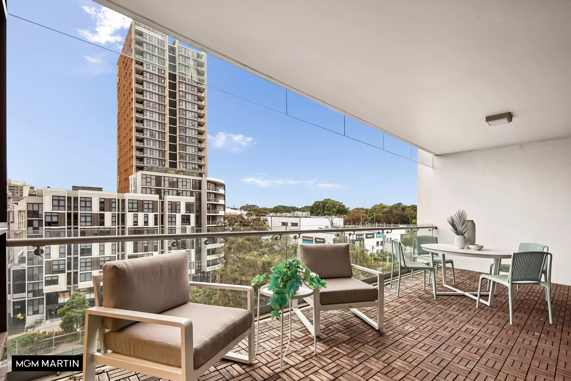 813/20 Gadigal Avenue, Zetland Sold by MGM Martin - image 1