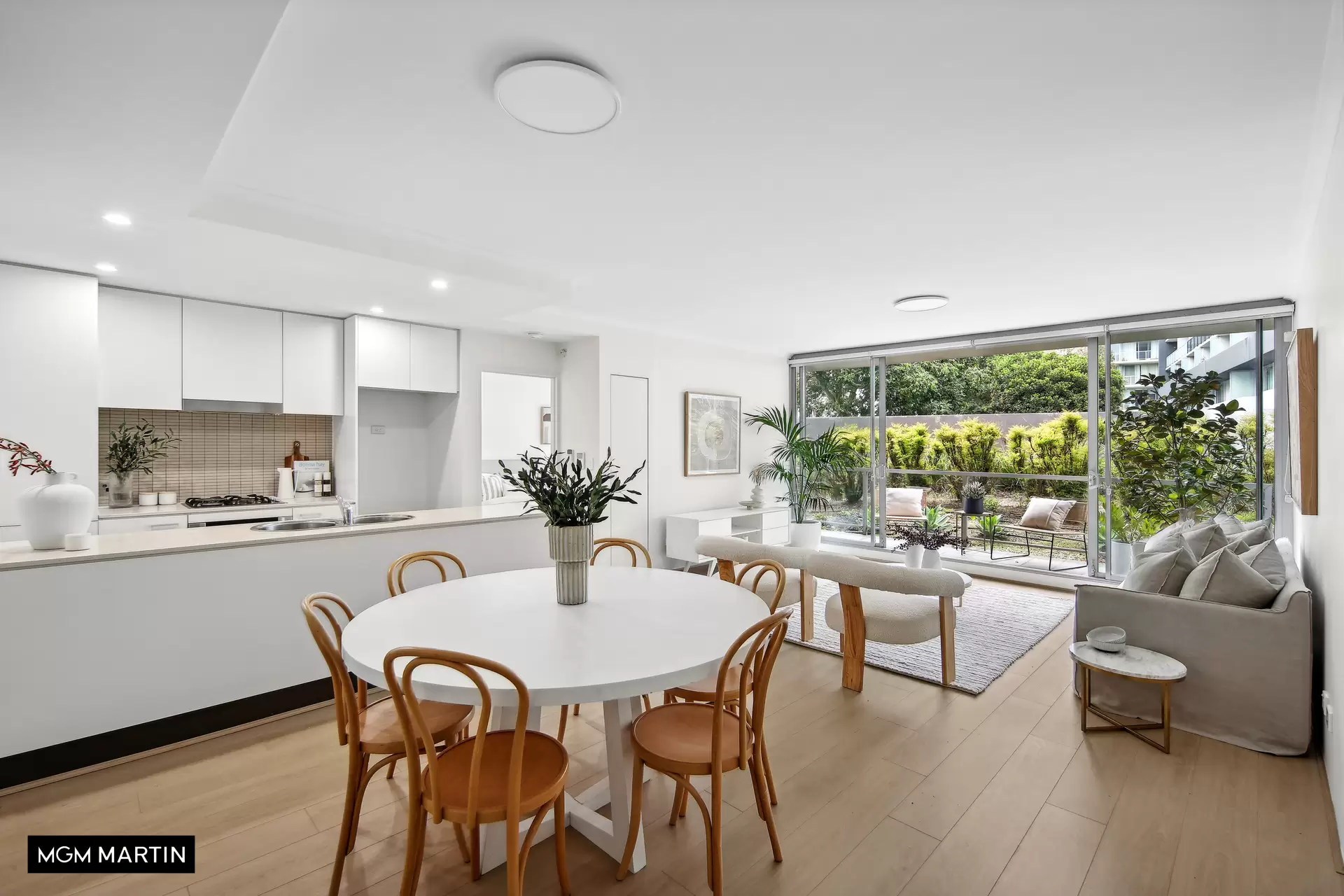 13/2 Hutchinson Walk, Zetland Sold by MGM Martin - image 1