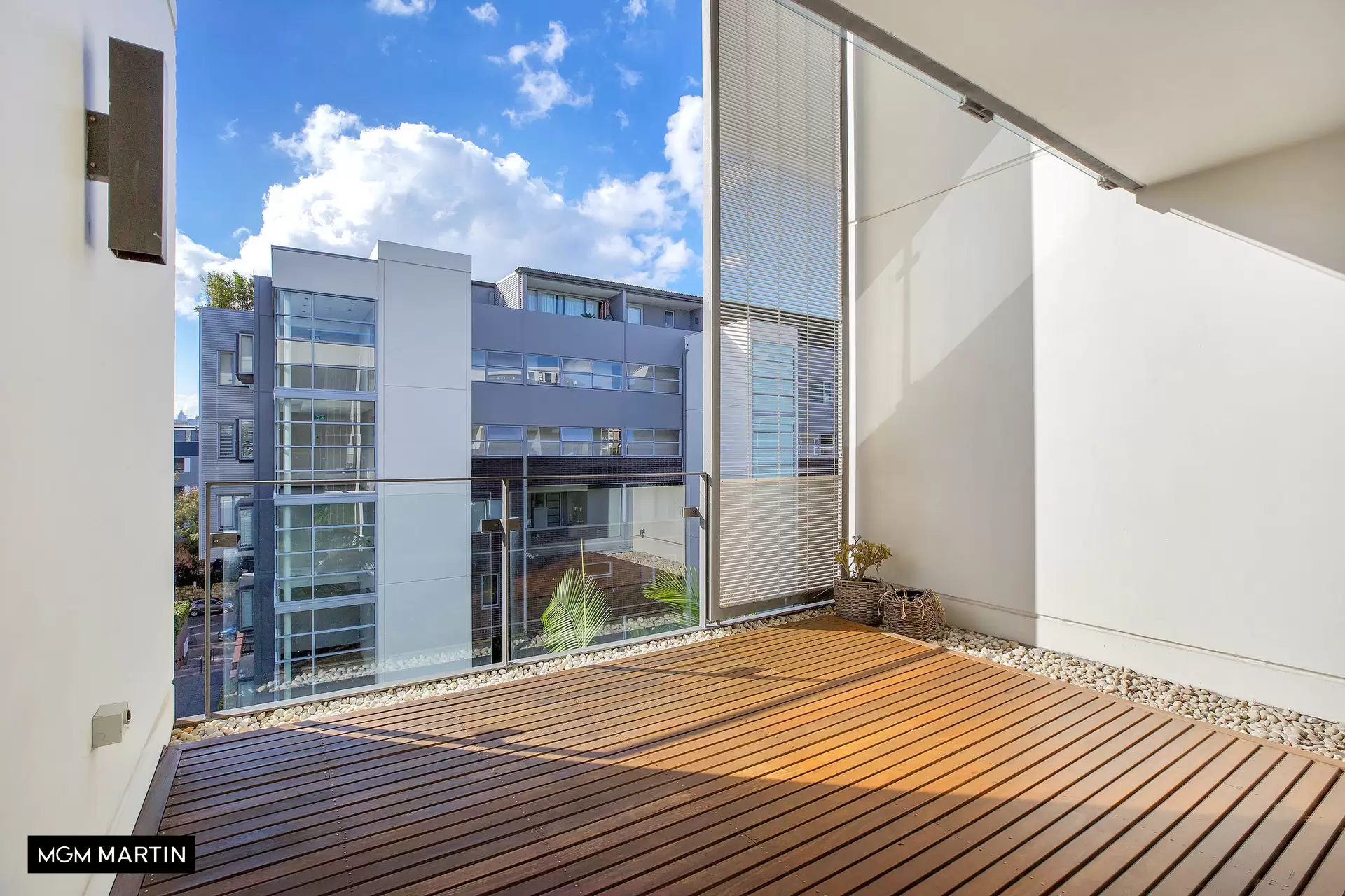350/2-4 Powell Street, Waterloo Leased by MGM Martin - image 1