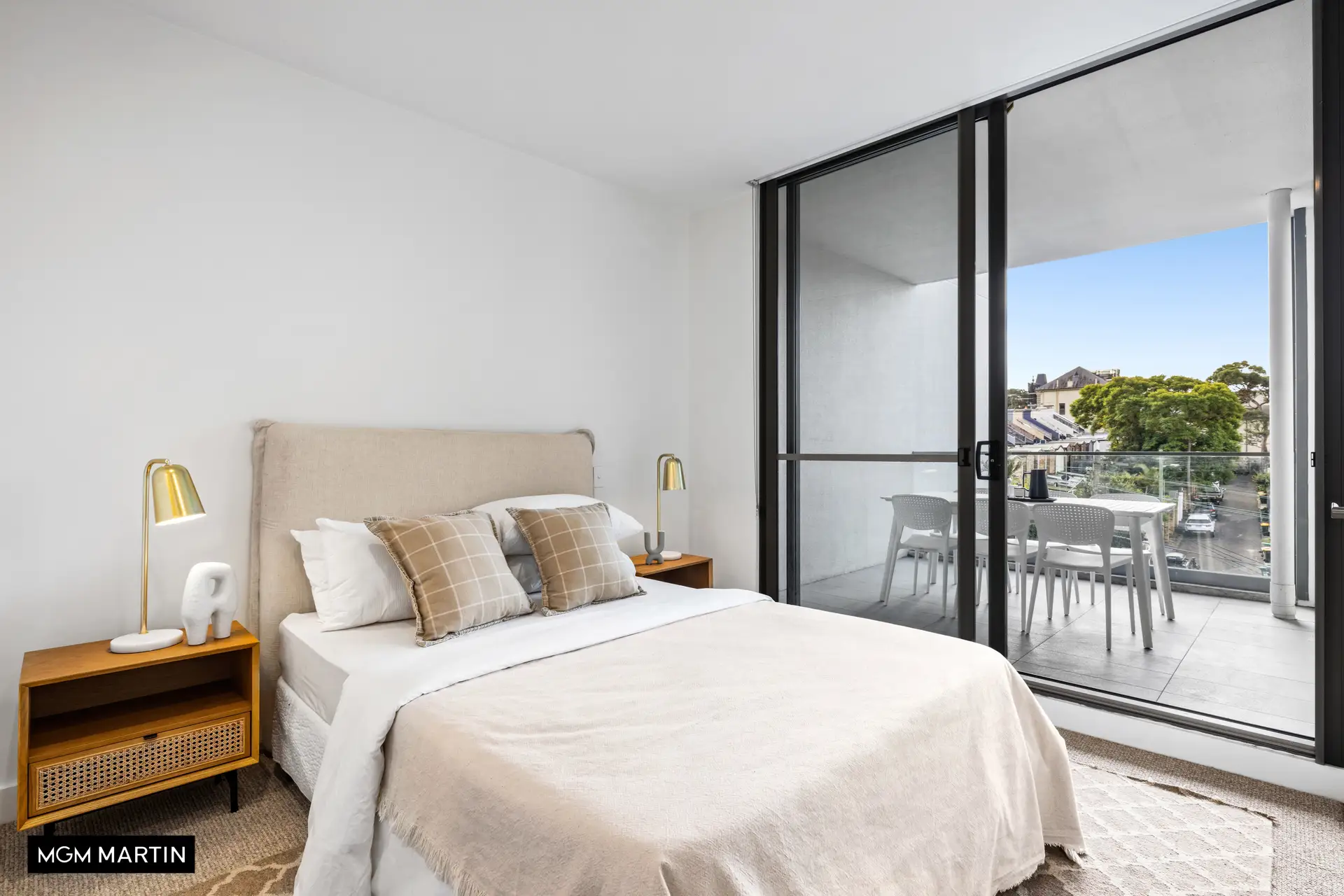 A303/810 Elizabeth Street, Waterloo Sold by MGM Martin - image 1