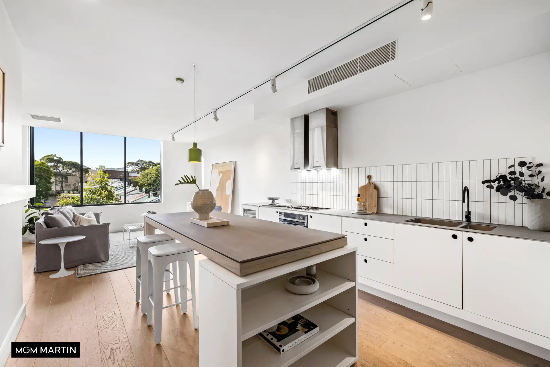 A303/810 Elizabeth Street, Waterloo Sold by MGM Martin - image 1