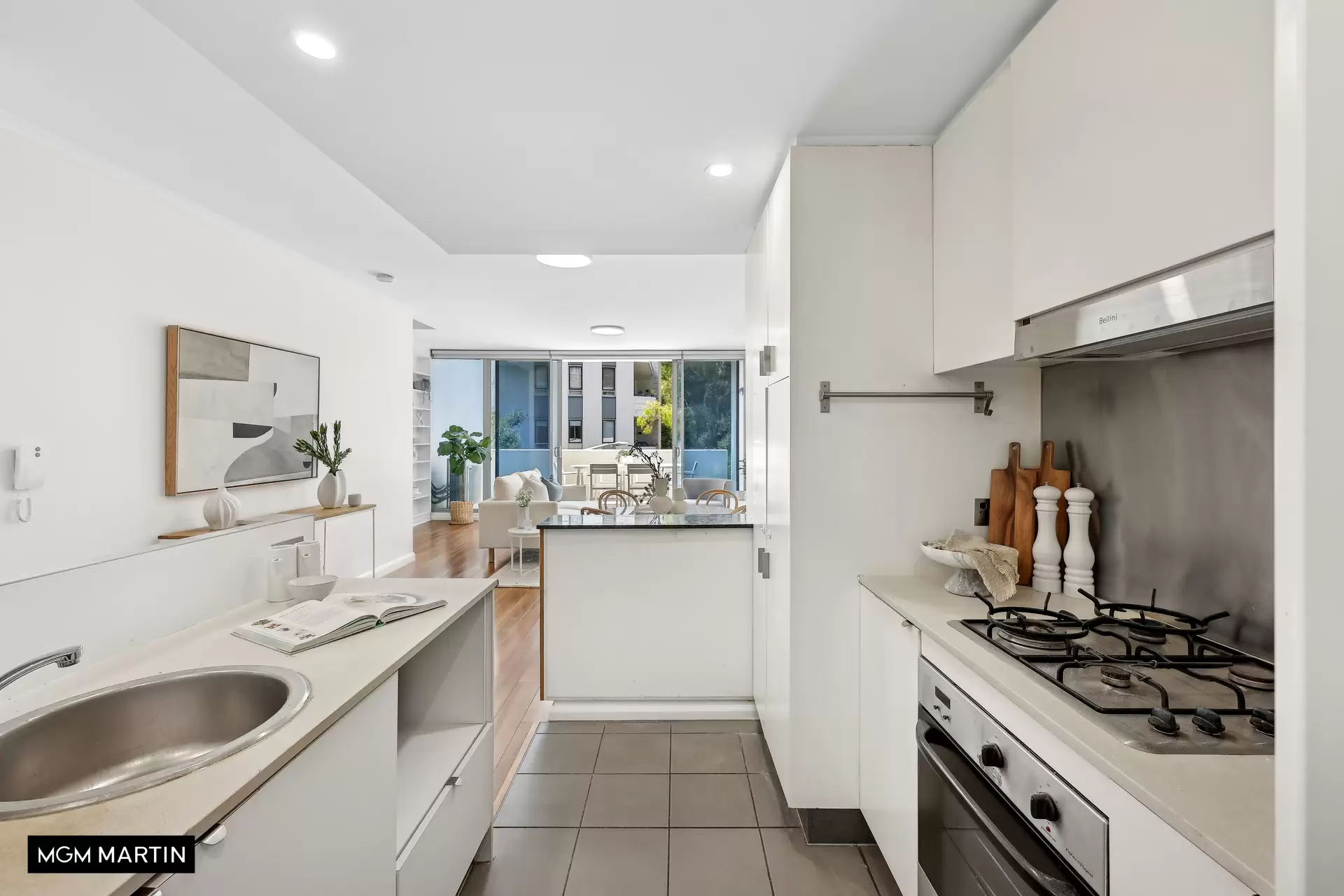 23/6B Grandstand Parade, Zetland Sold by MGM Martin - image 1