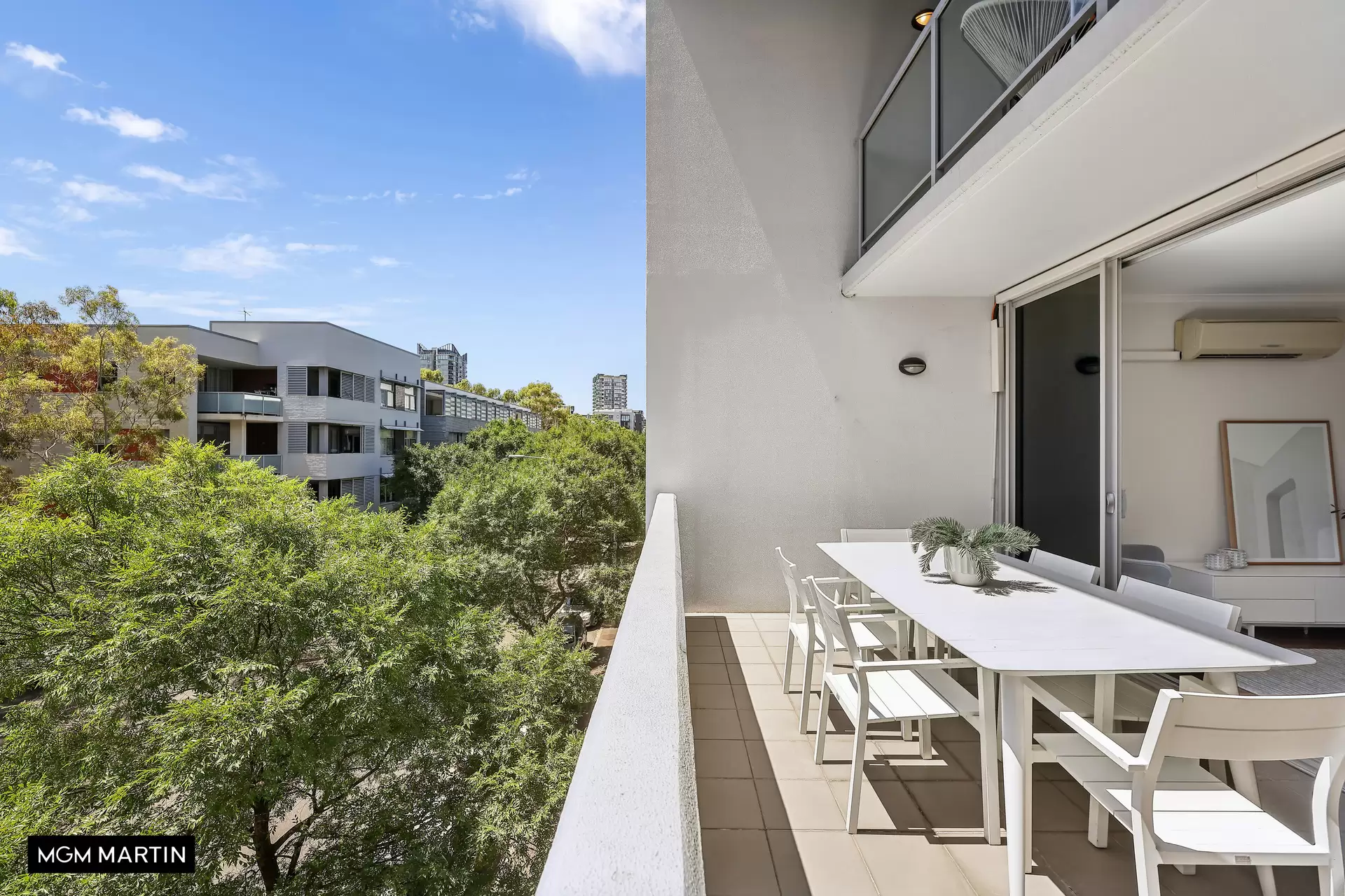 23/6B Grandstand Parade, Zetland Sold by MGM Martin - image 1