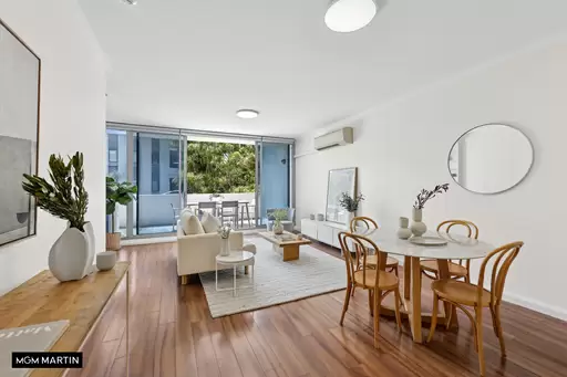 23/6B Grandstand Parade, Zetland Sold by MGM Martin