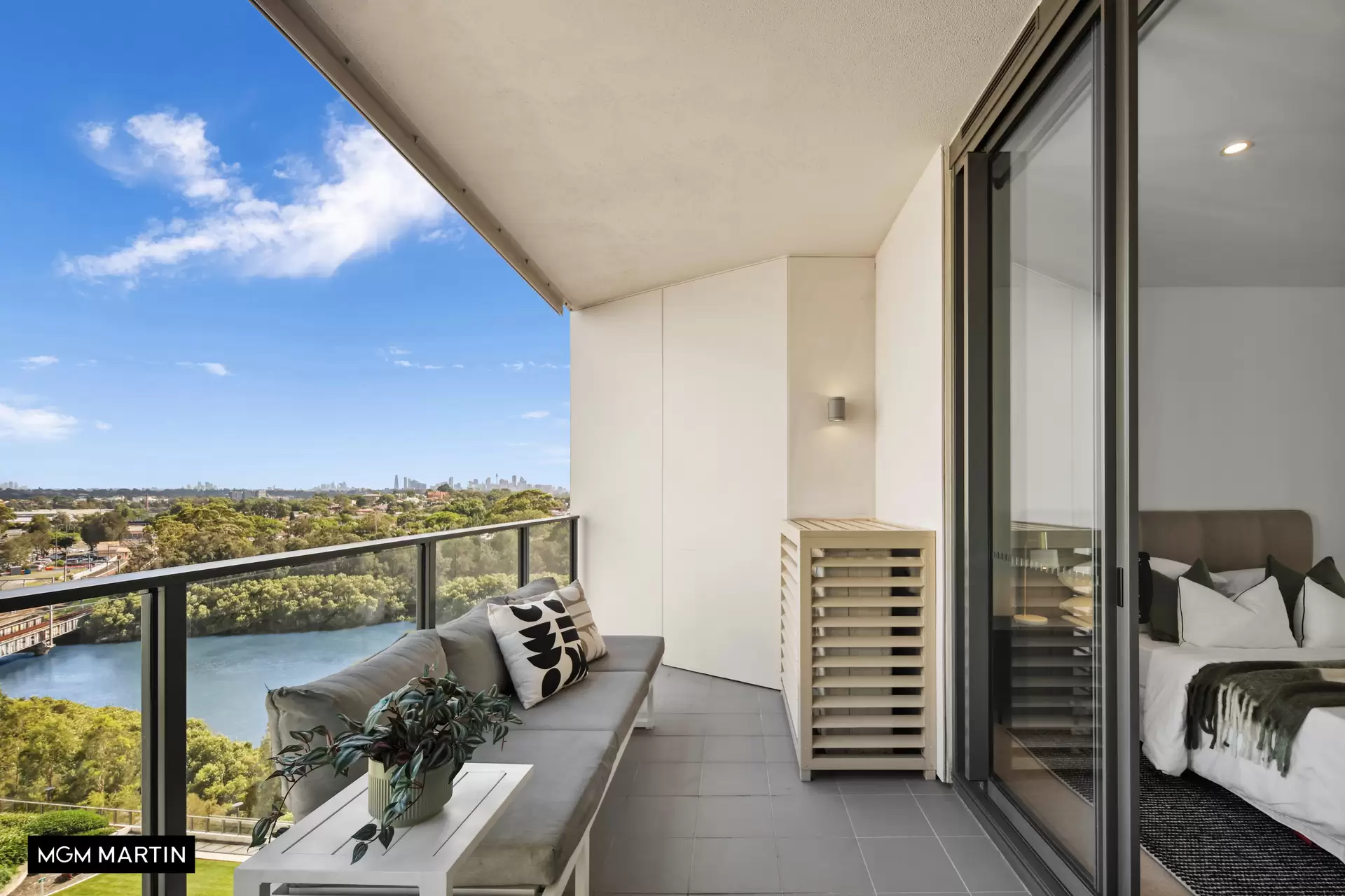 909/2 Chisholm Street, Wolli Creek Sold by MGM Martin - image 1