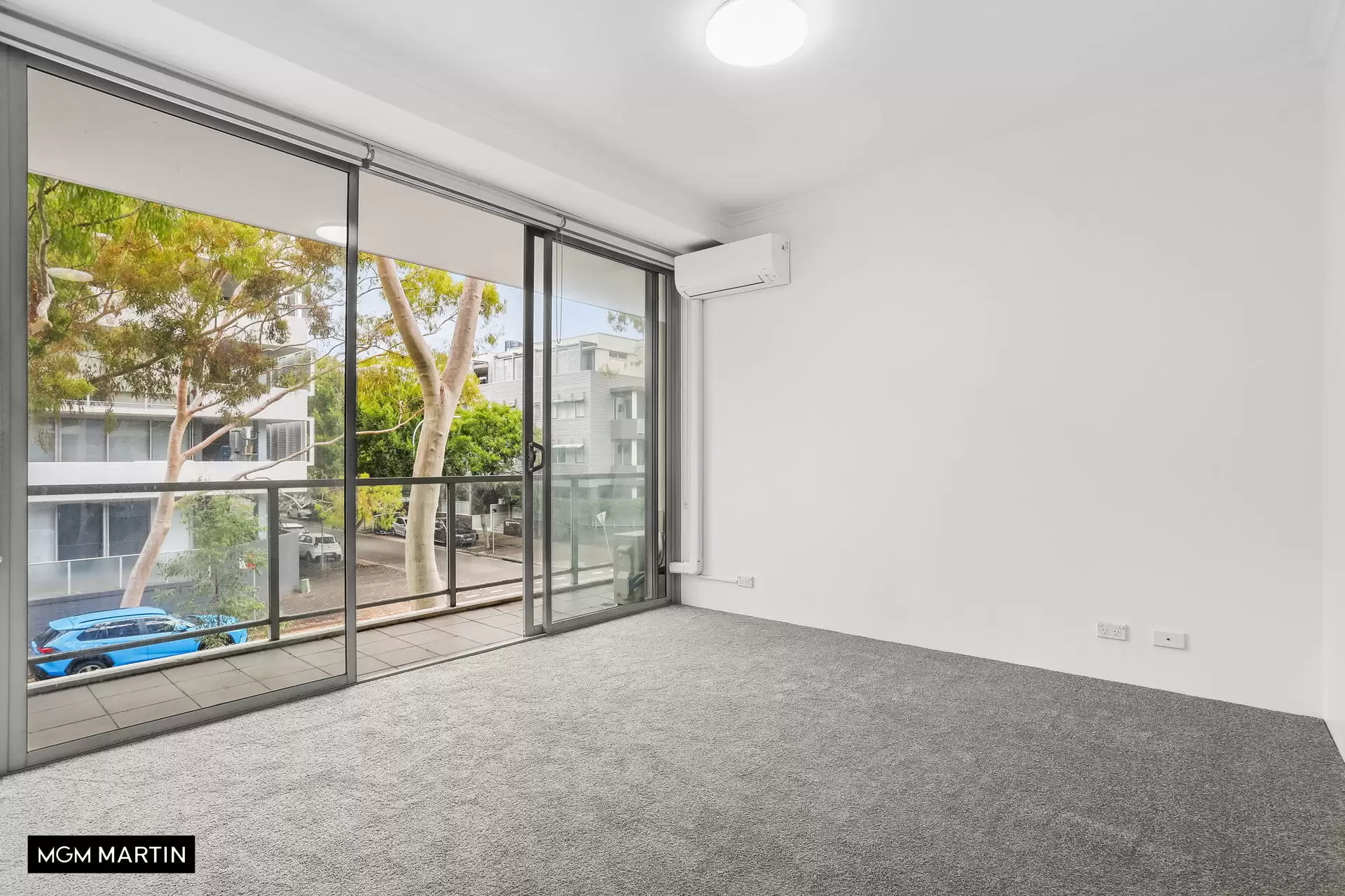 37/4 Grandstand Parade, Zetland Leased by MGM Martin - image 1