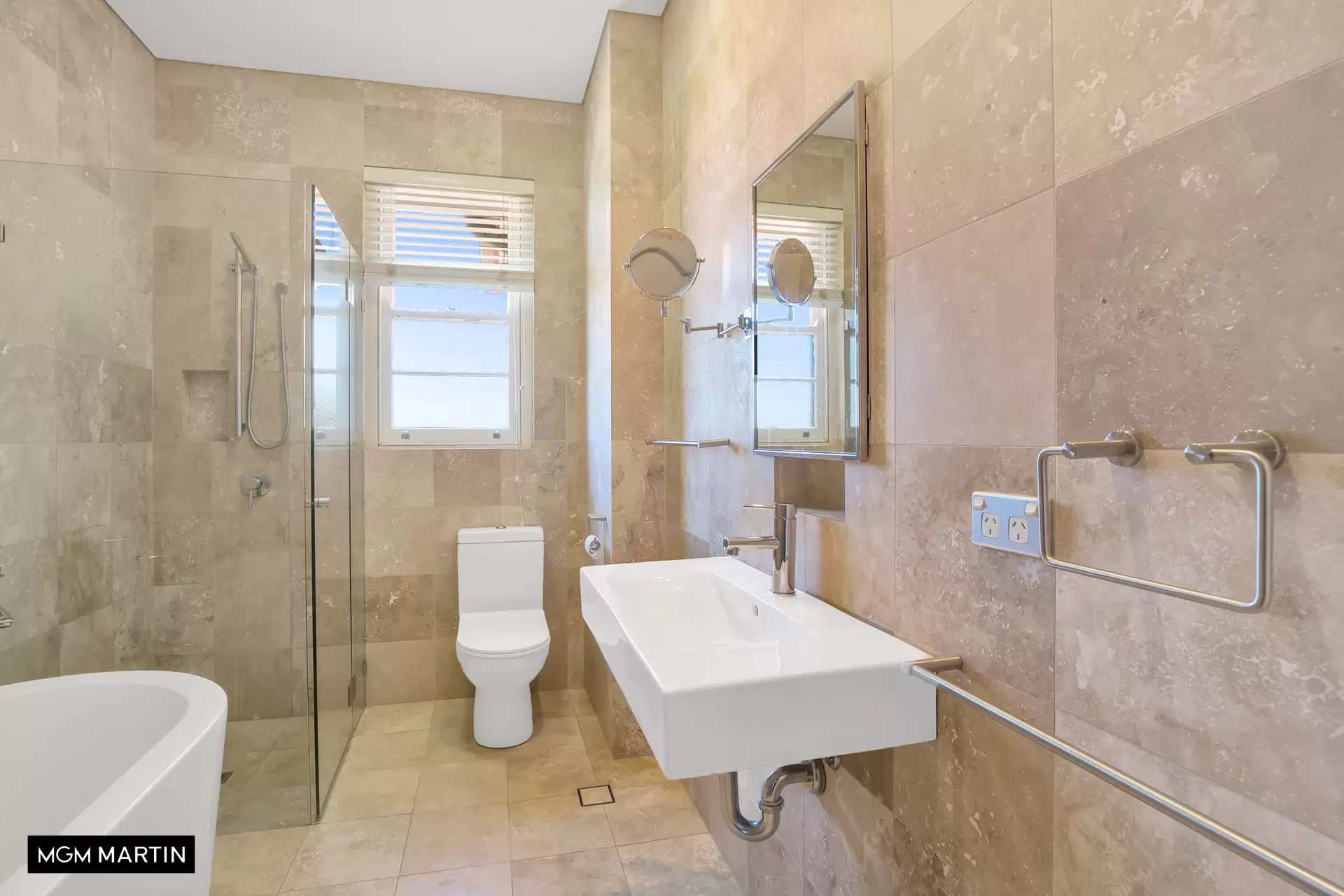 4/3 Eastbourne Road, Darling Point Leased by MGM Martin - image 1