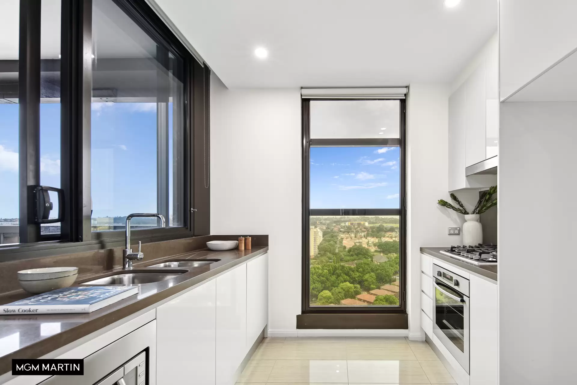 2115/20 Gadigal Avenue, Zetland Sold by MGM Martin - image 1