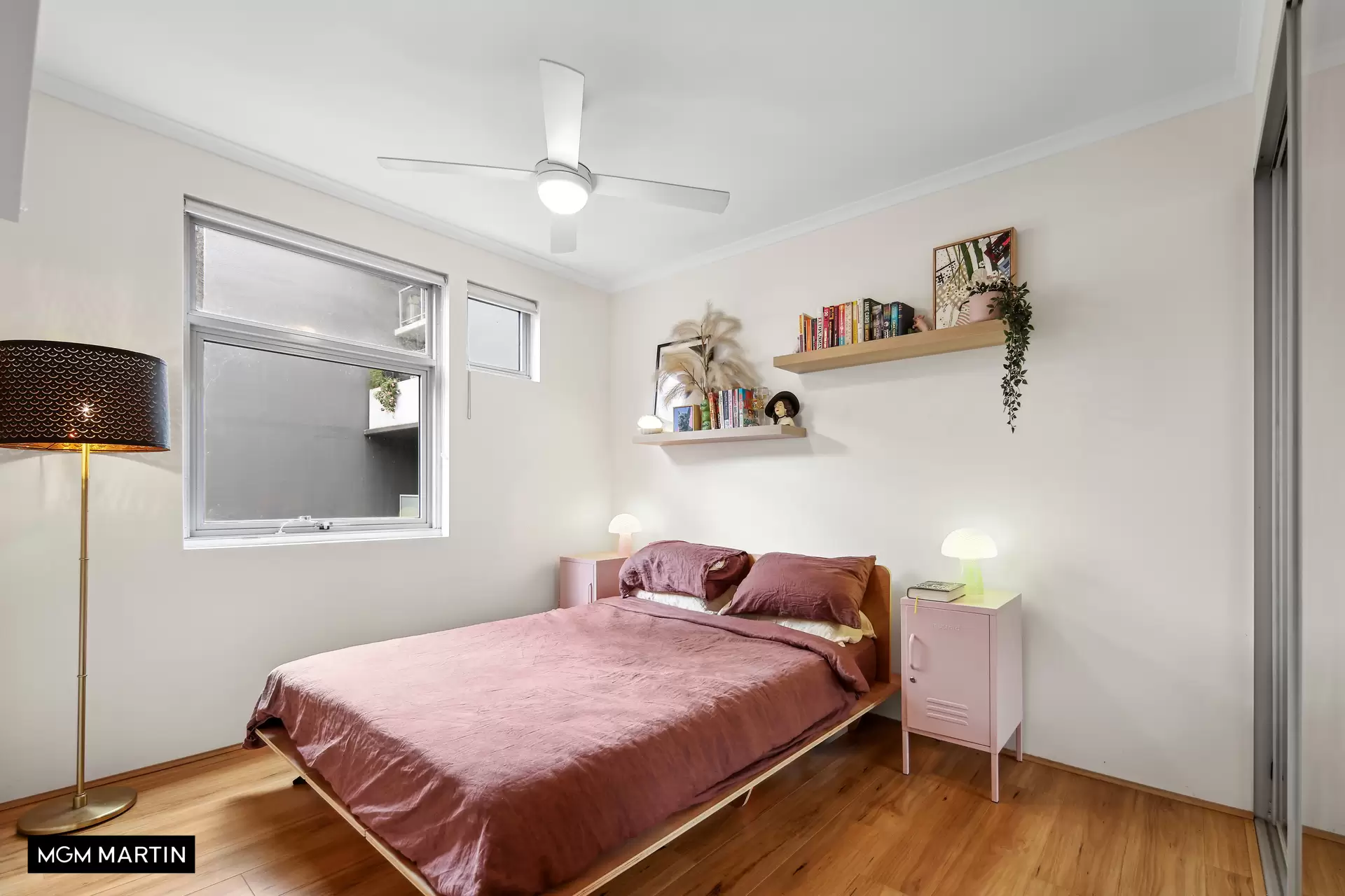 11/6B Grandstand Parade, Zetland Sold by MGM Martin - image 1