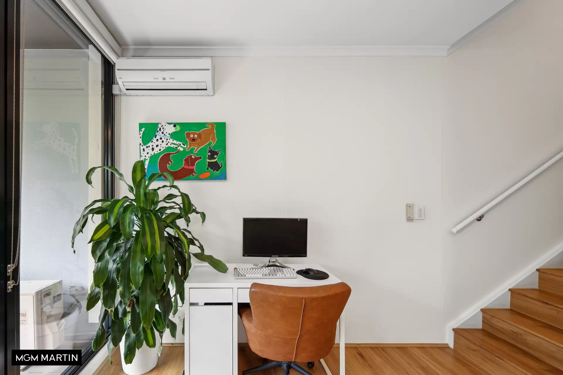 11/6B Grandstand Parade, Zetland Sold by MGM Martin - image 1