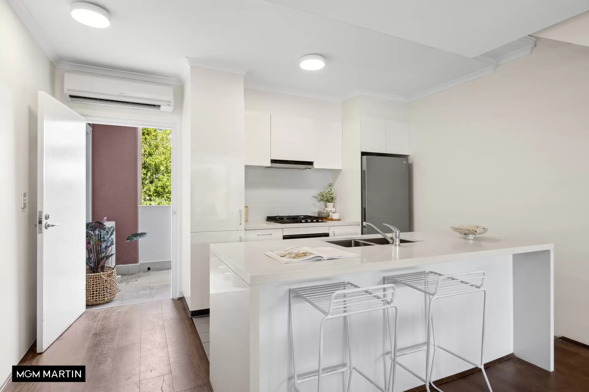 16/8 Grandstand Parade, Zetland Sold by MGM Martin - image 1