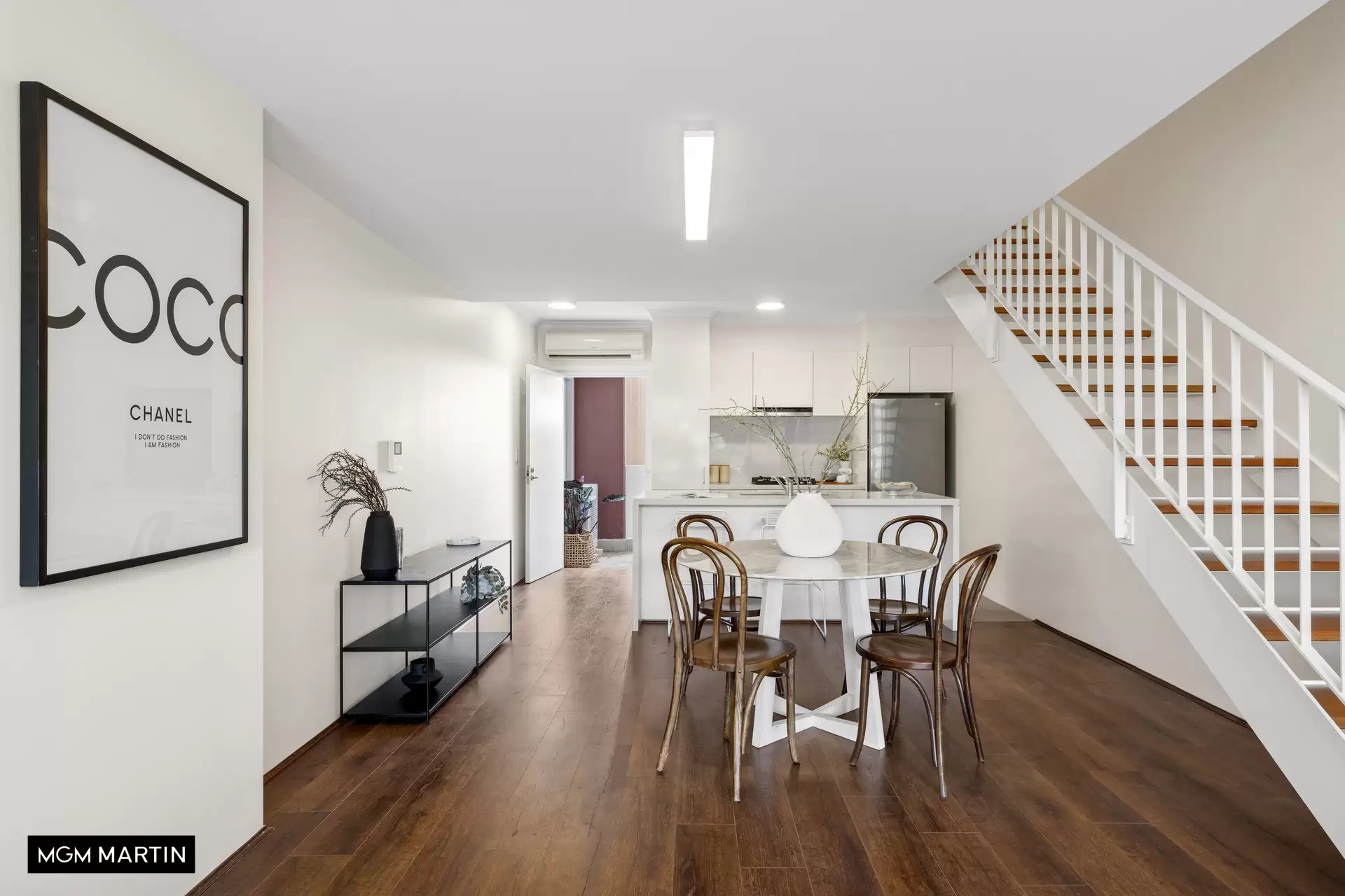 16/8 Grandstand Parade, Zetland Sold by MGM Martin - image 1
