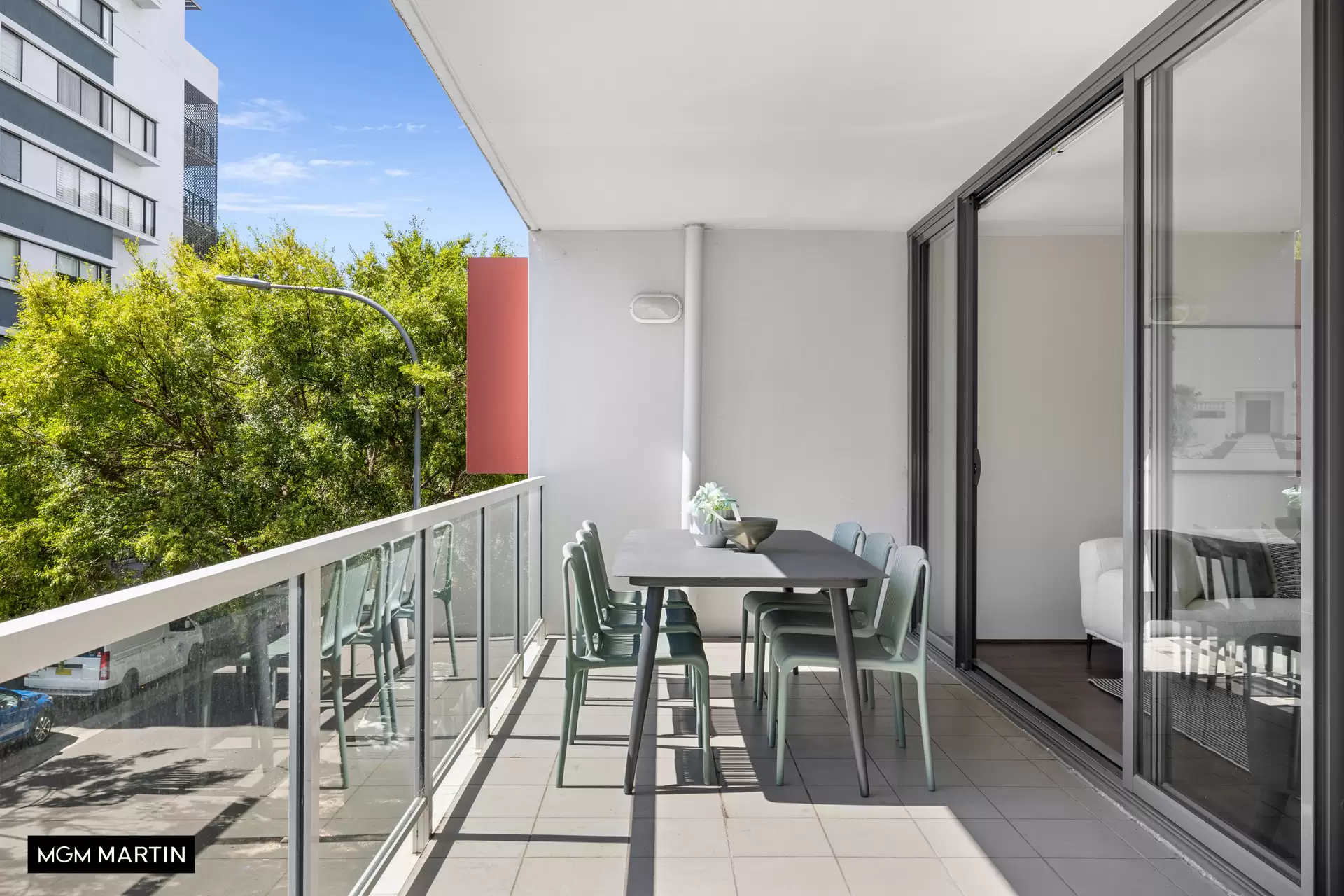 16/8 Grandstand Parade, Zetland Sold by MGM Martin - image 1