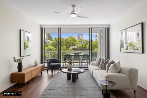 16/8 Grandstand Parade, Zetland Sold by MGM Martin