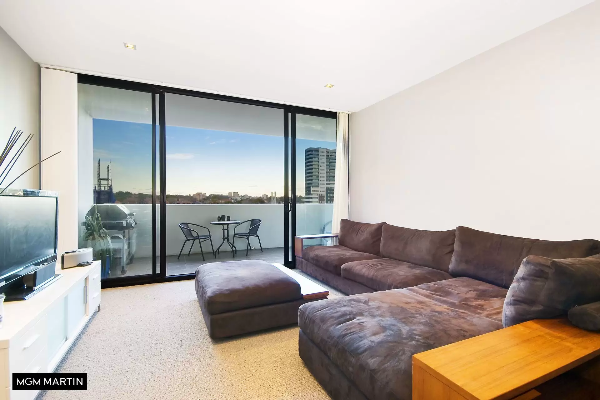 1603/1 Grandstand Parade, Zetland Leased by MGM Martin - image 1
