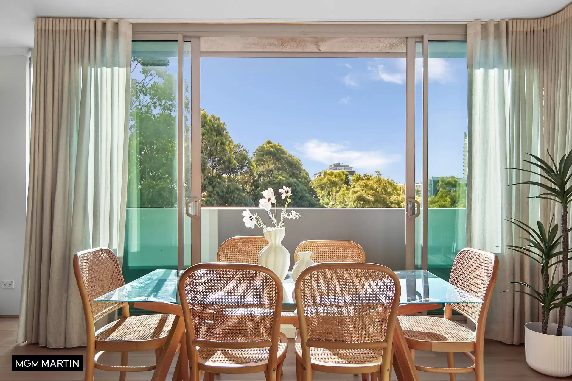 20/22 Gadigal Avenue, Zetland Sold by MGM Martin - image 1