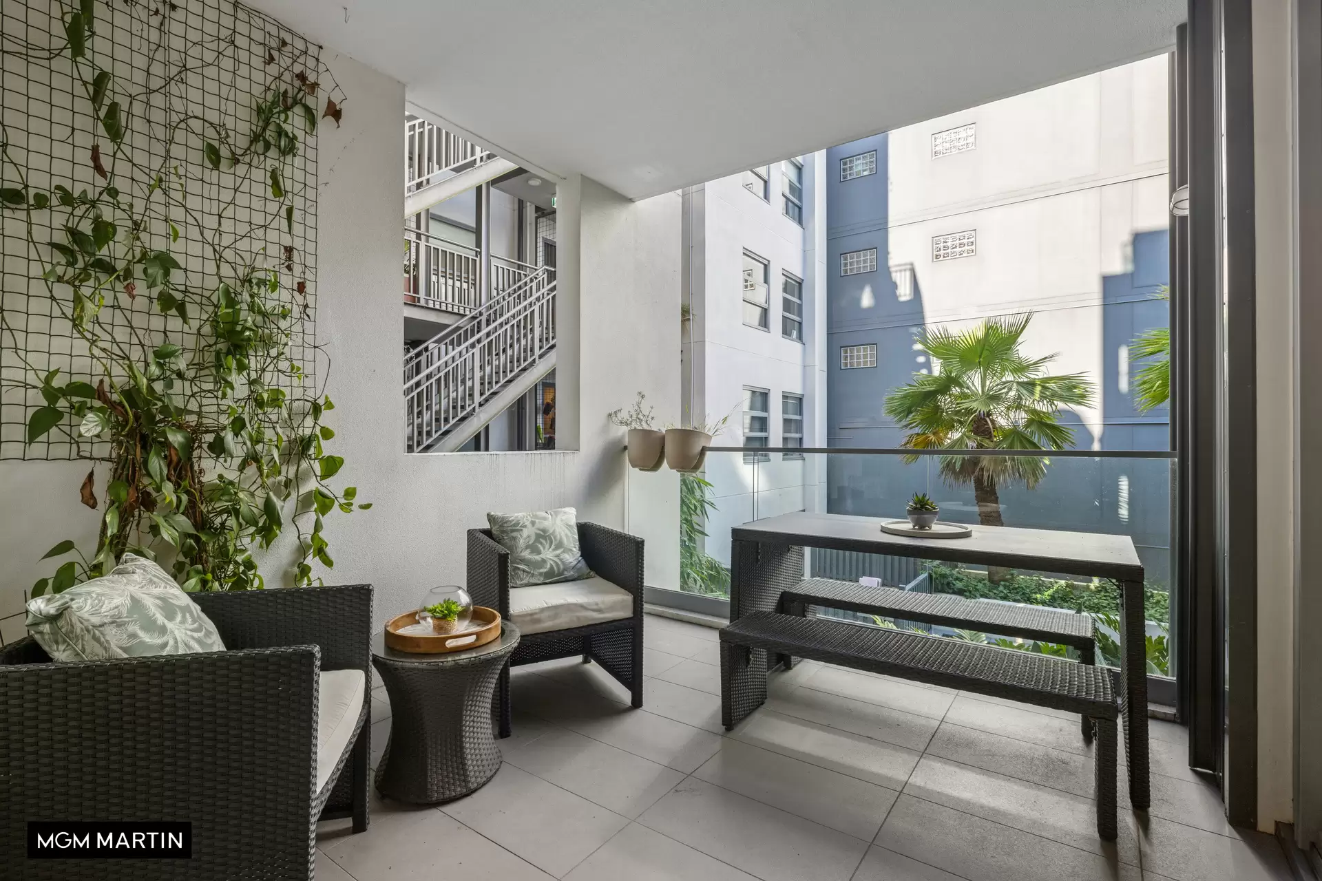B112/810 Elizabeth Street, Waterloo Sold by MGM Martin - image 1