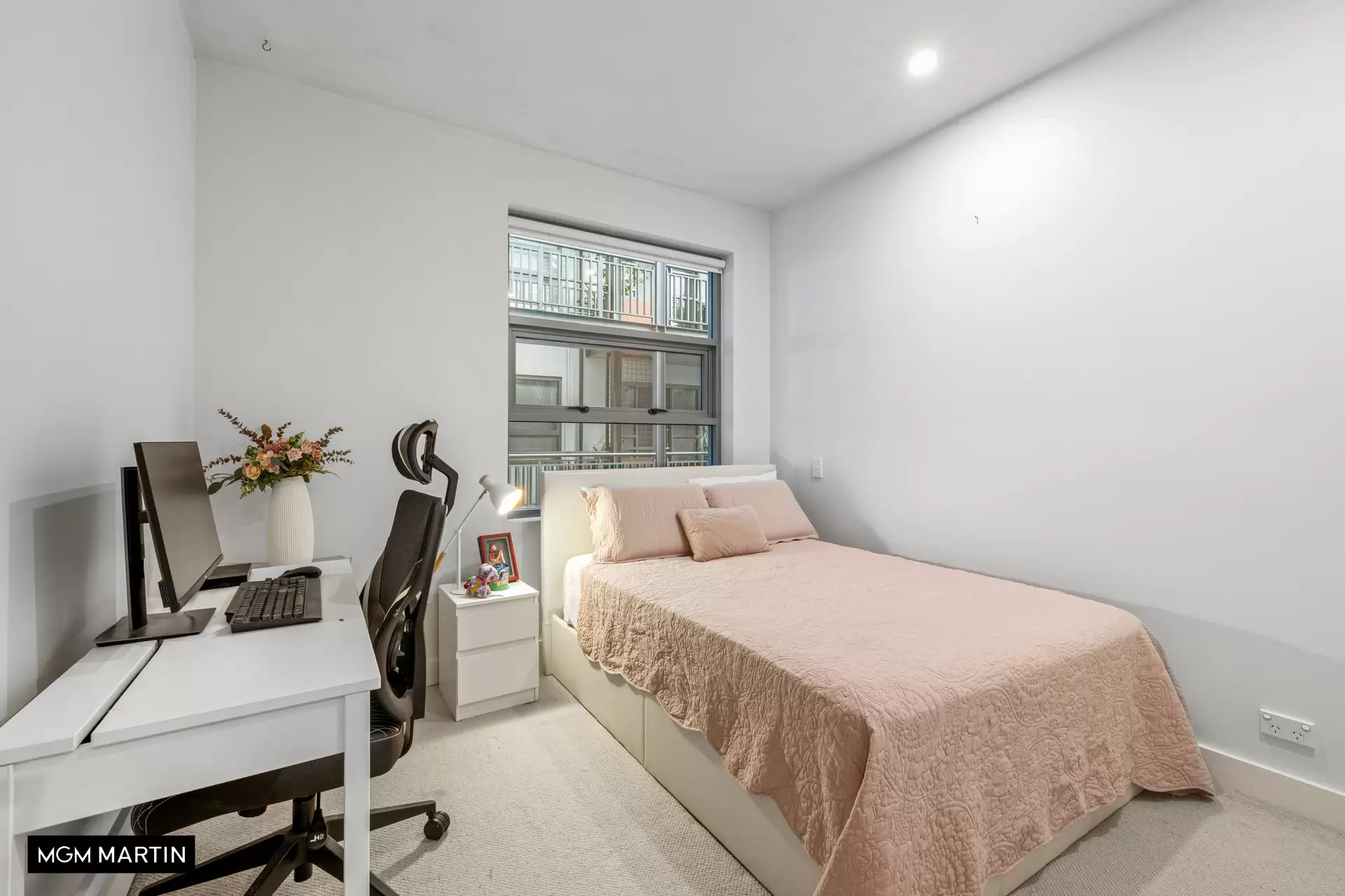 B112/810 Elizabeth Street, Waterloo Sold by MGM Martin - image 1