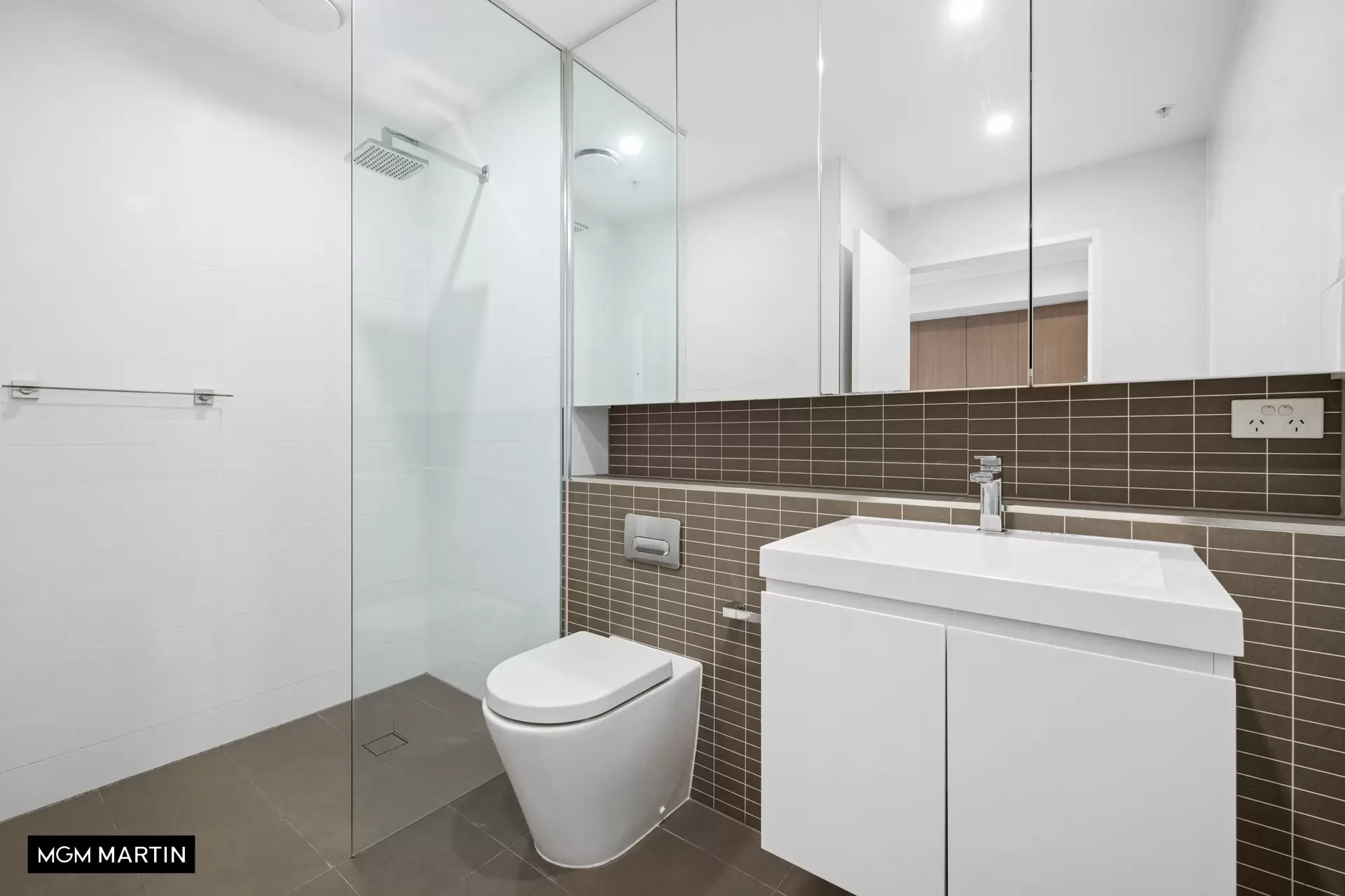 905/10 Gertrude Street, Wolli Creek Sold by MGM Martin - image 1