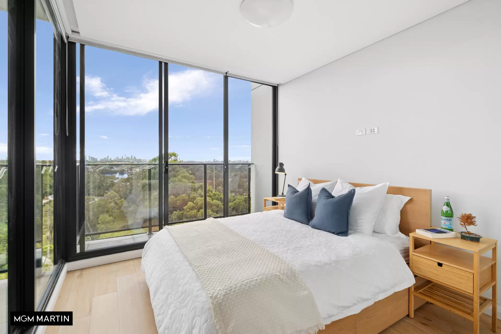 905/10 Gertrude Street, Wolli Creek Sold by MGM Martin - image 1