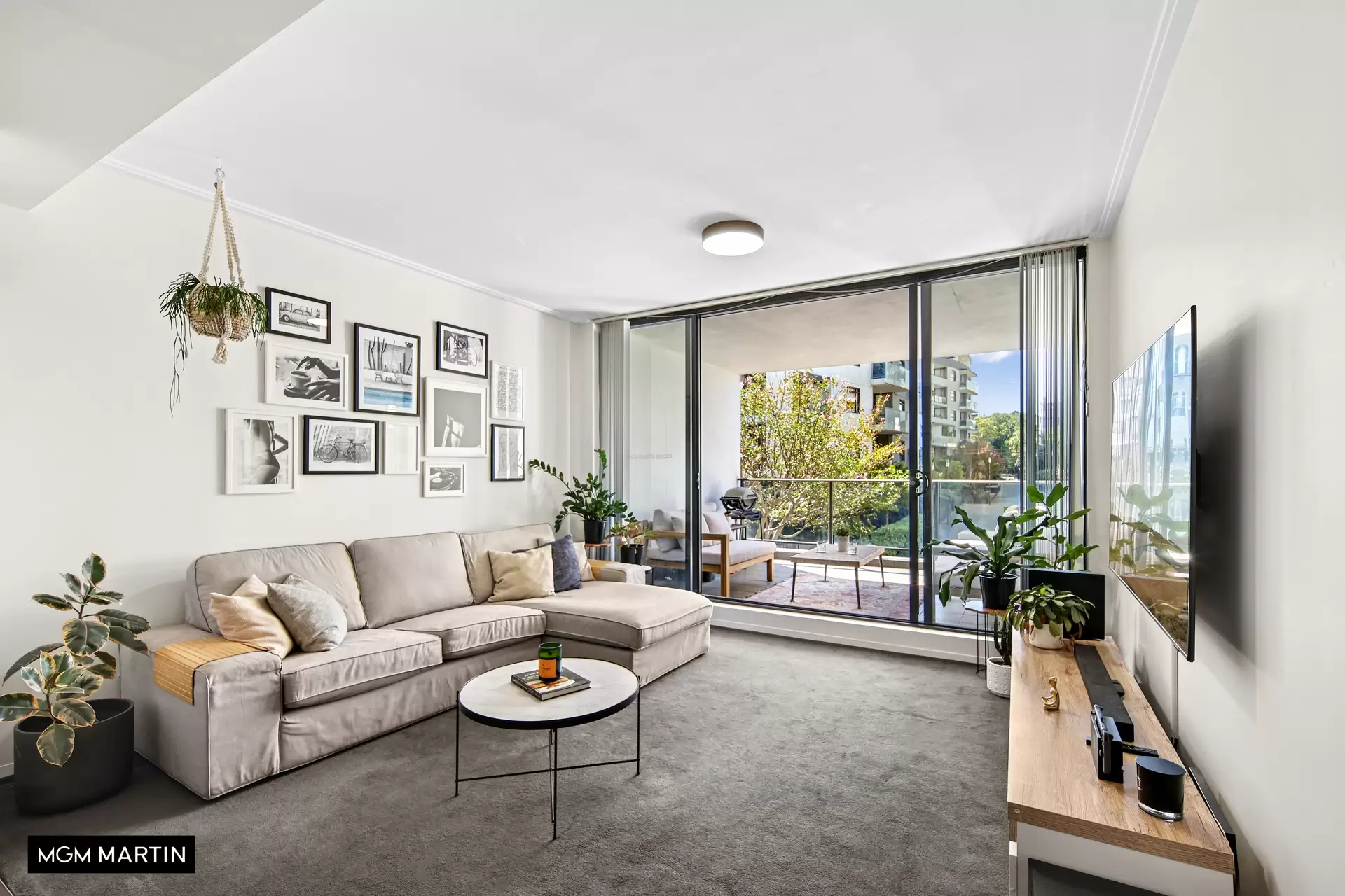 A421/11 Hunter Street, Waterloo Sold by MGM Martin - image 1